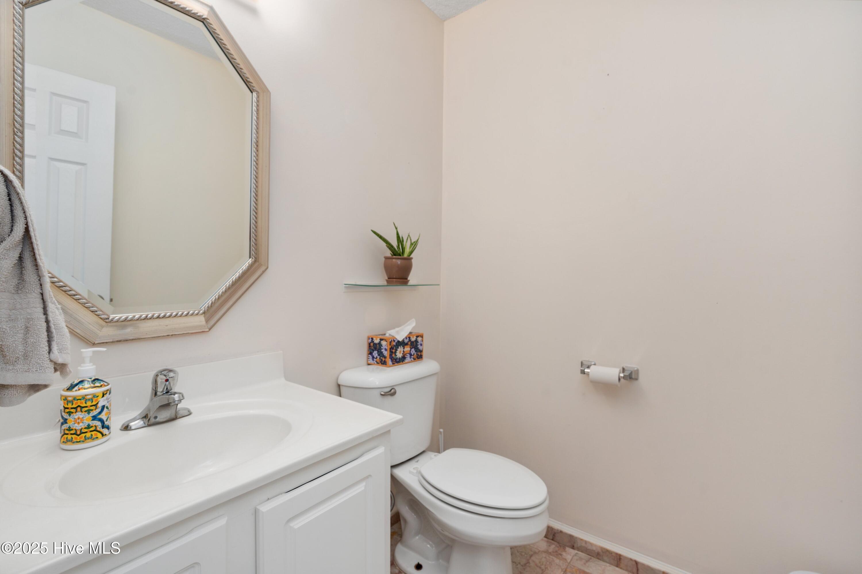 100565121 | Photo 20