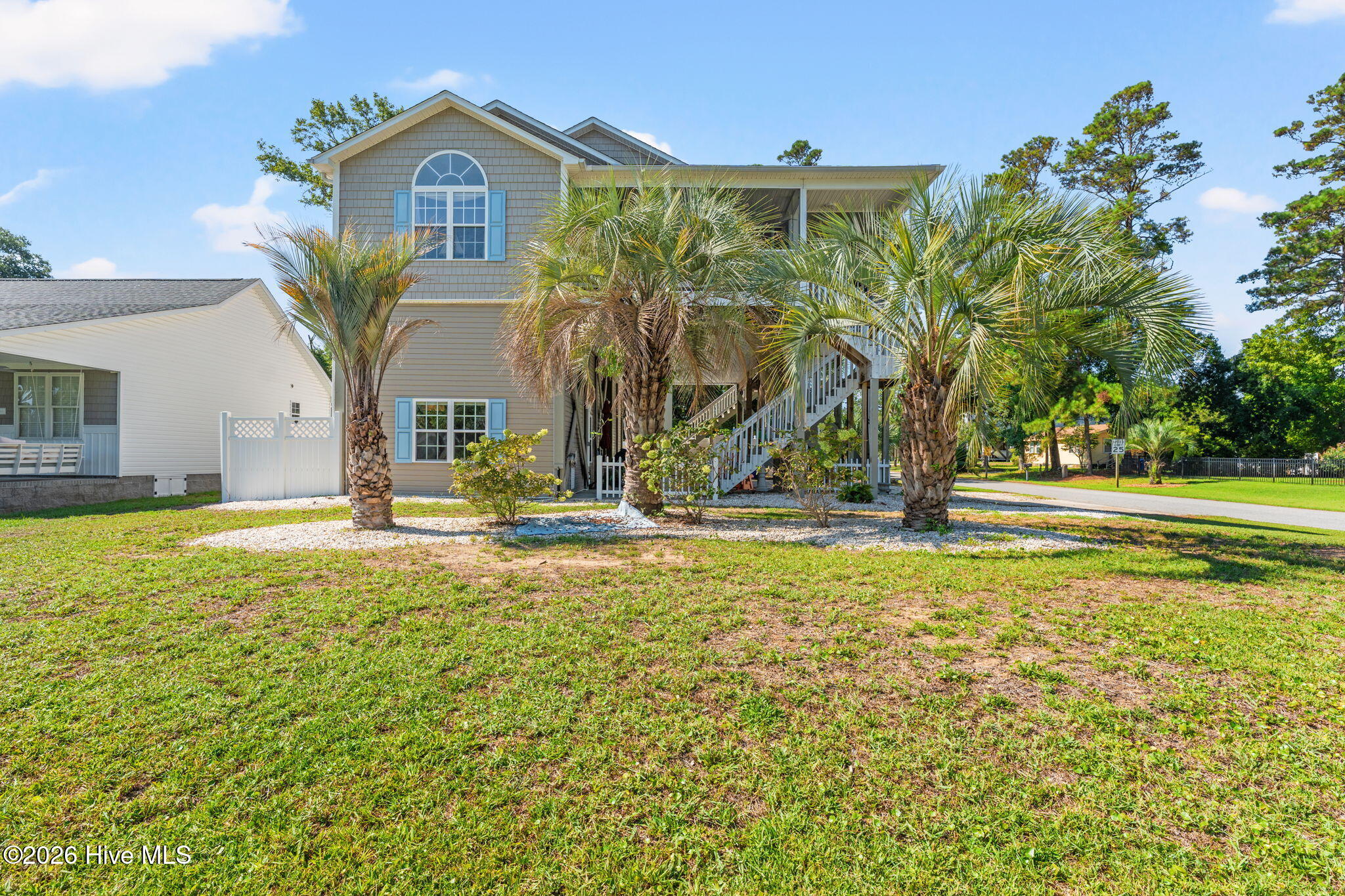 100612947