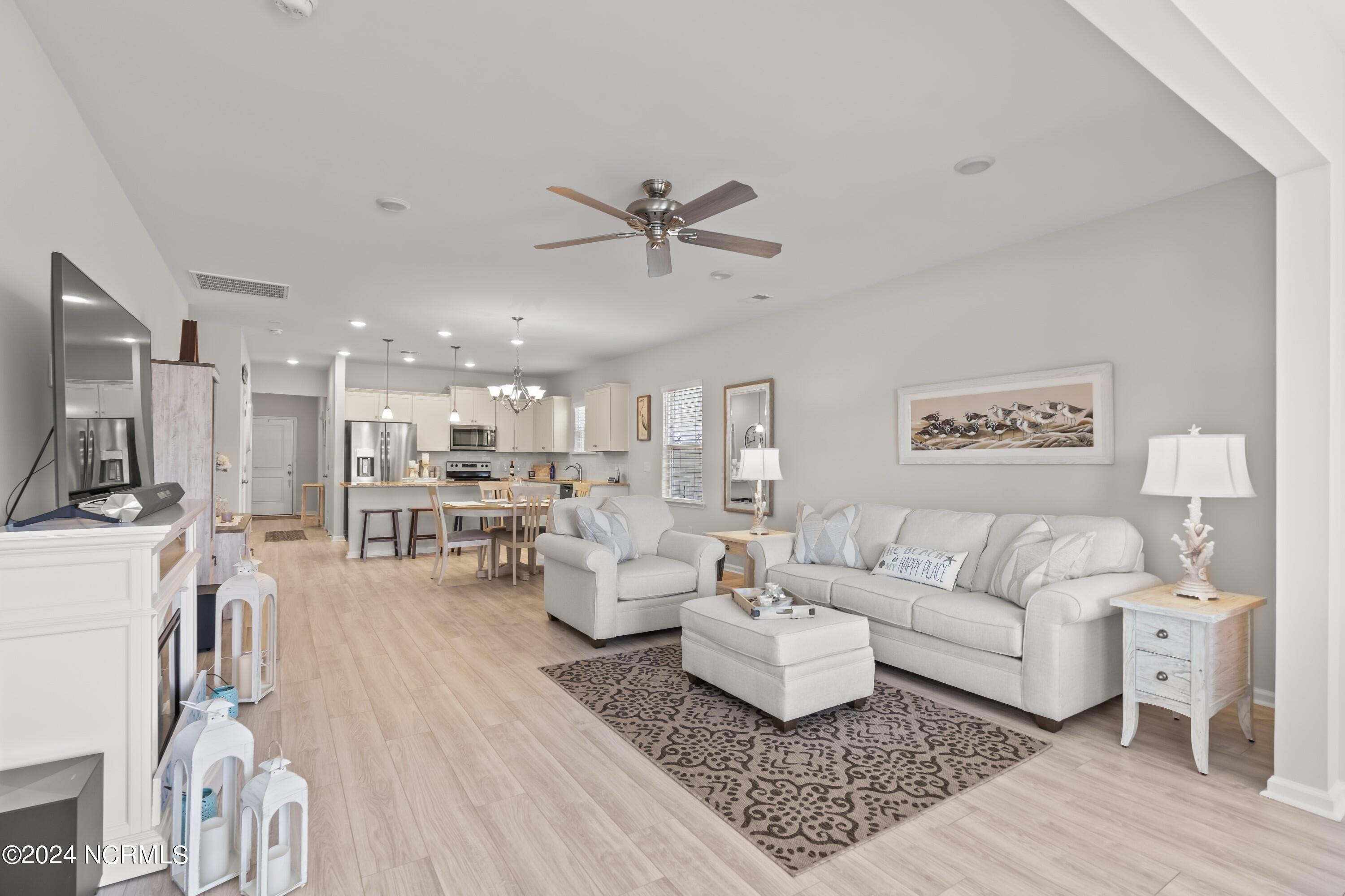 100536699 | Photo 11