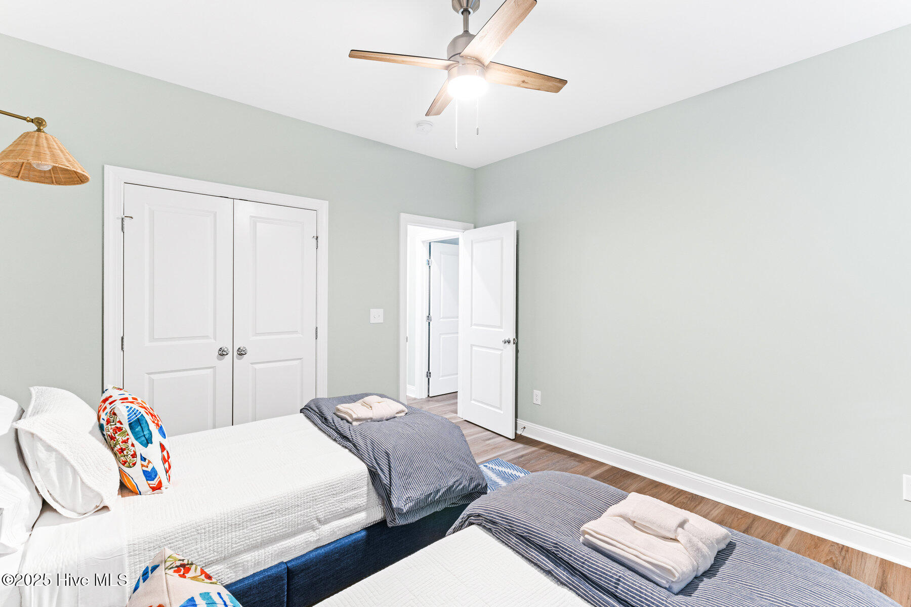 100508763 | Photo 39