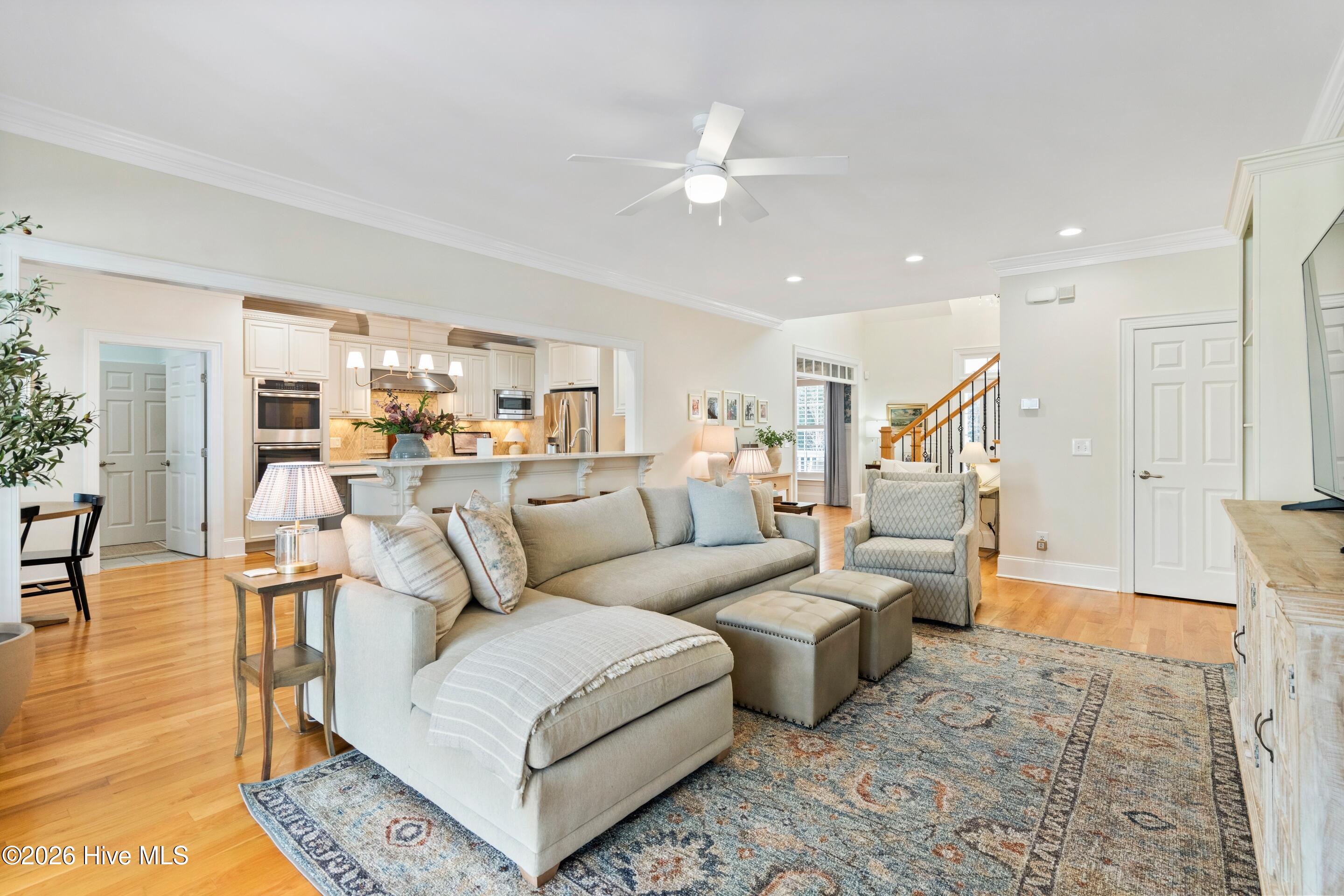 100549669 | Photo 30