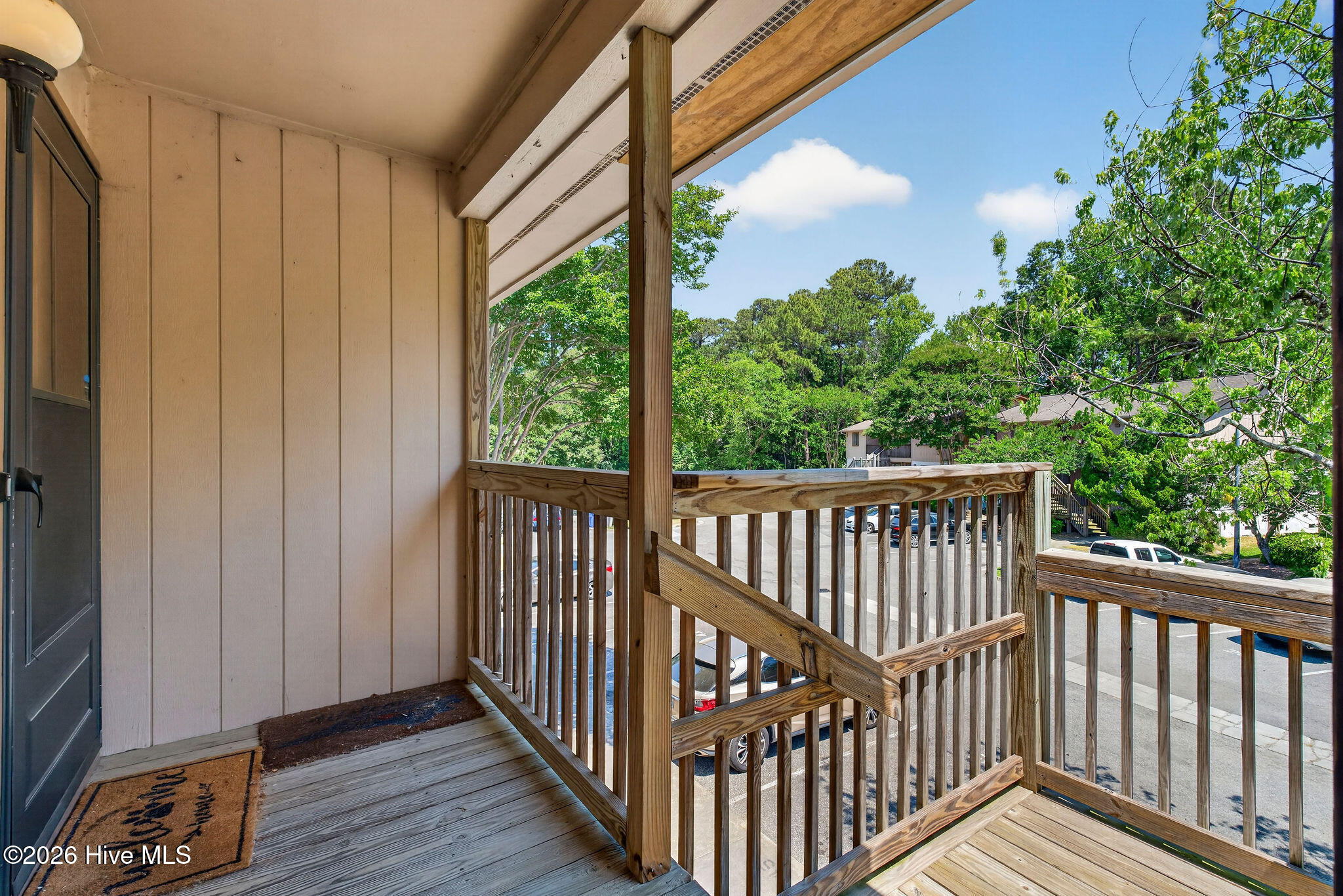 100569384 | Photo 25