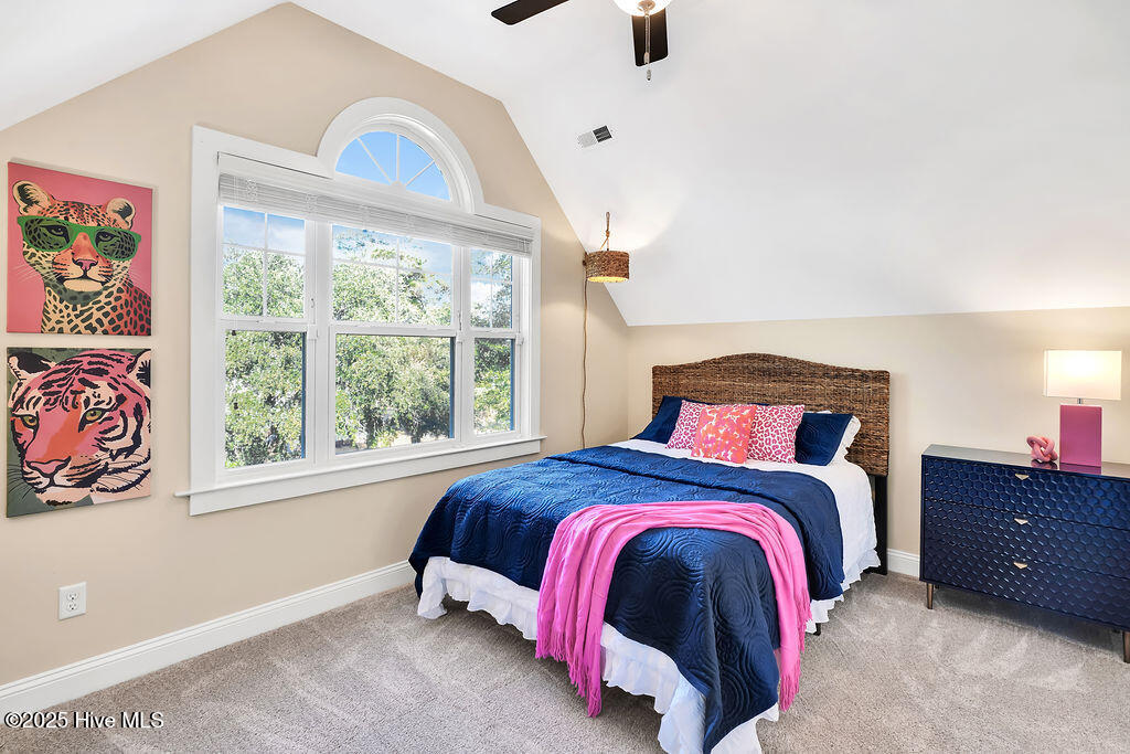 100539026 | Photo 55