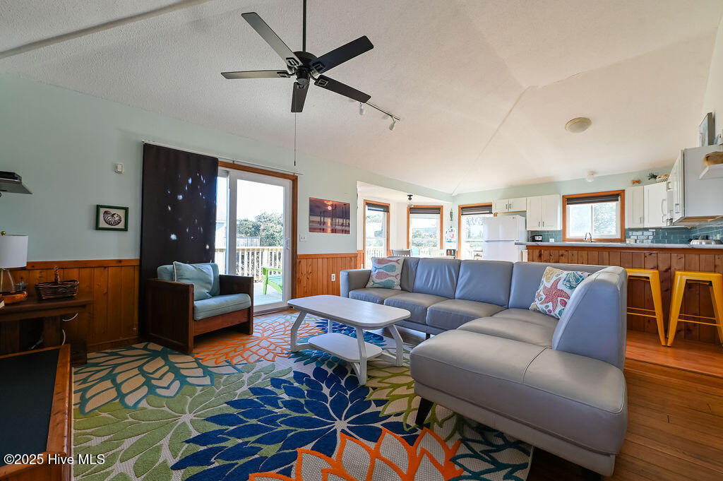 LR , sundeck , porch