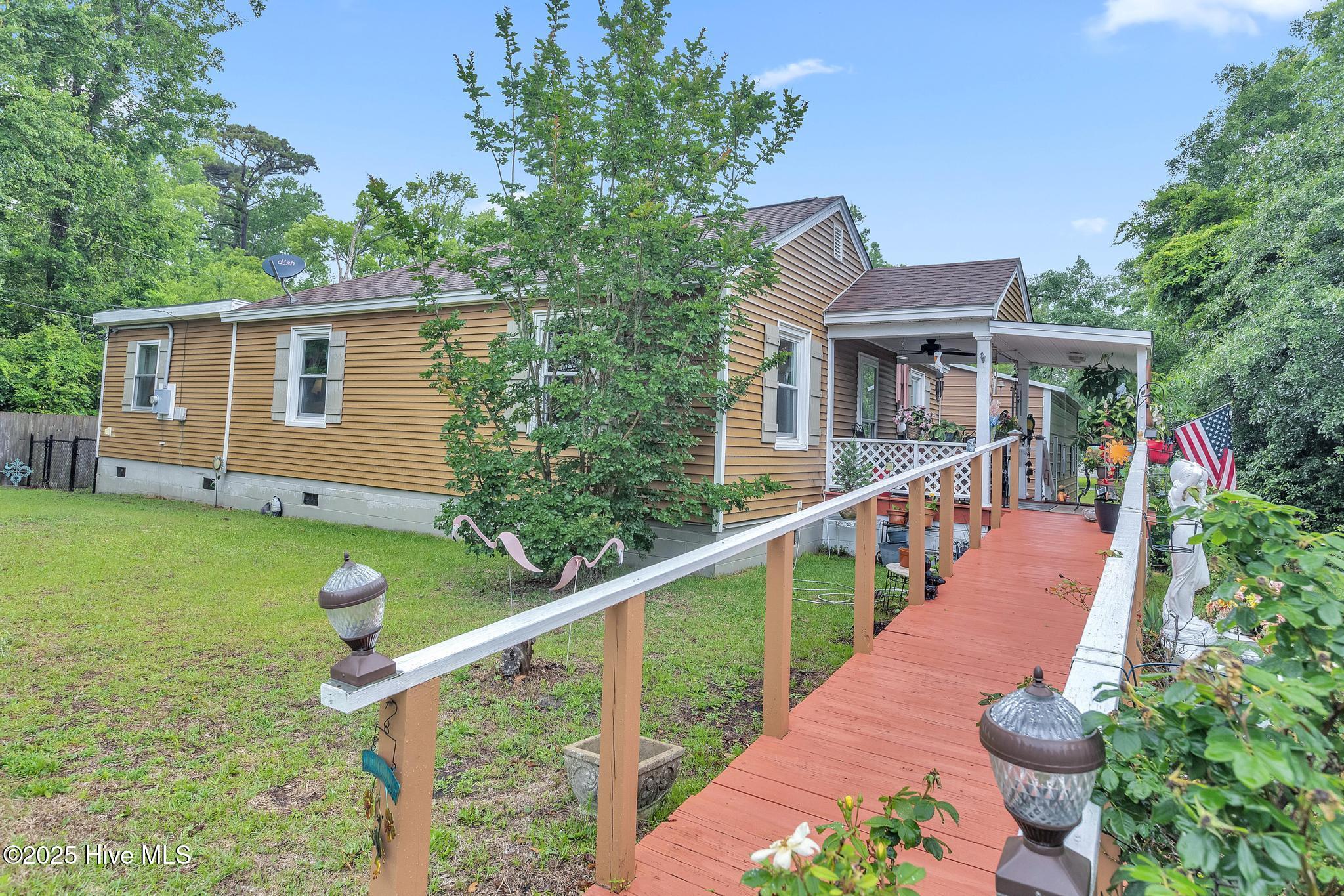 Homes for sale in Morehead City, NC | 2601 Mayberry Loop Rd, Morehead City, NC 28557 | MLS# 100509785