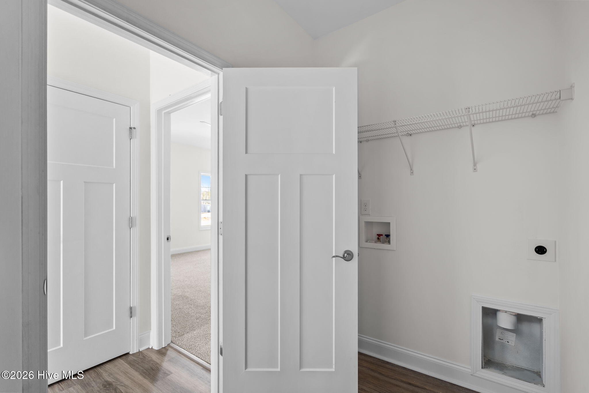 100528702 | Photo 24