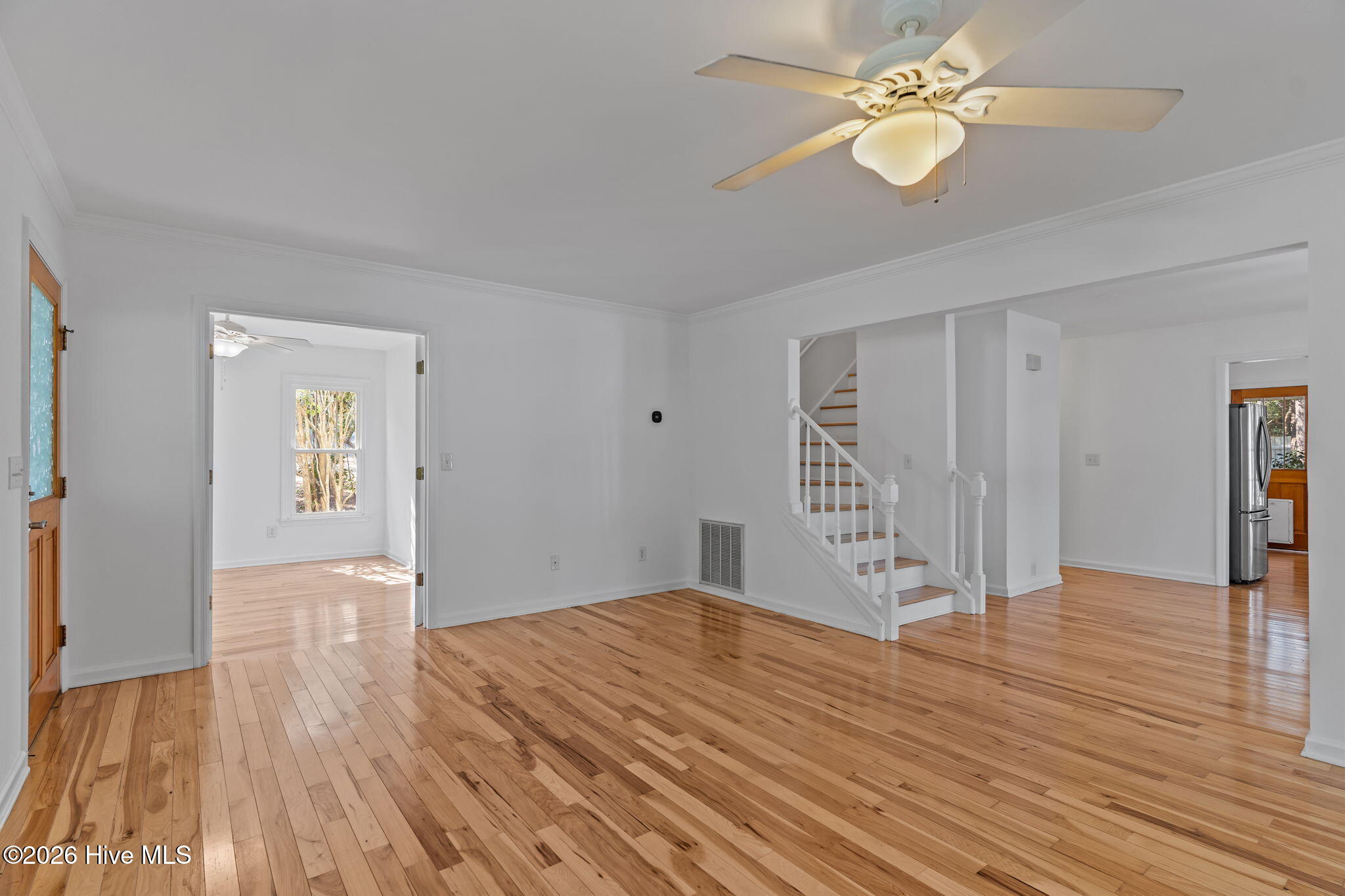 100562796 | Photo 15