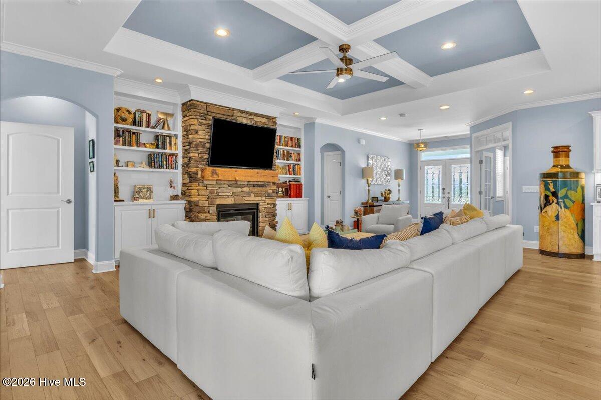 100562728 | Photo 14