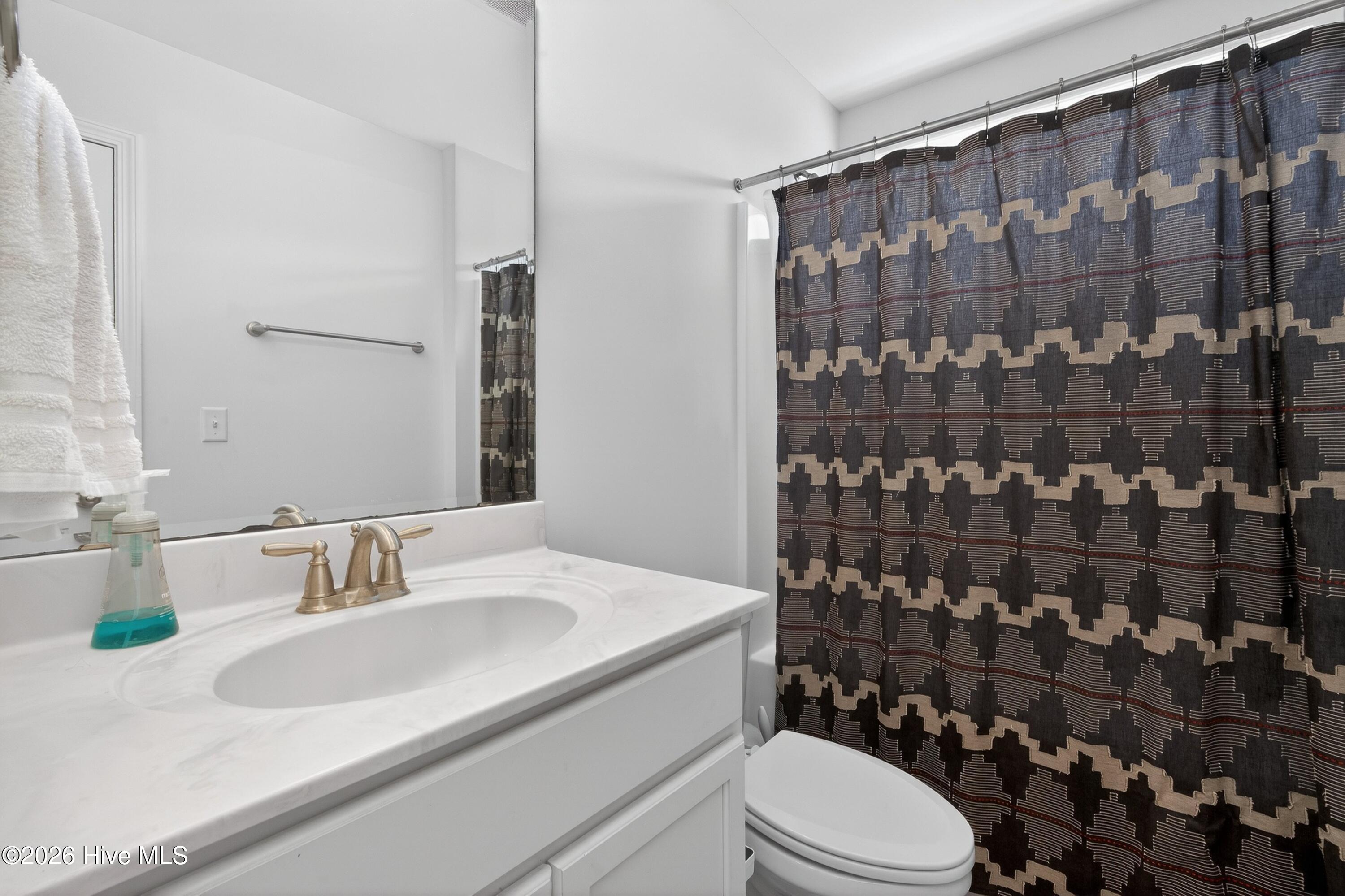 100565414 | Photo 36