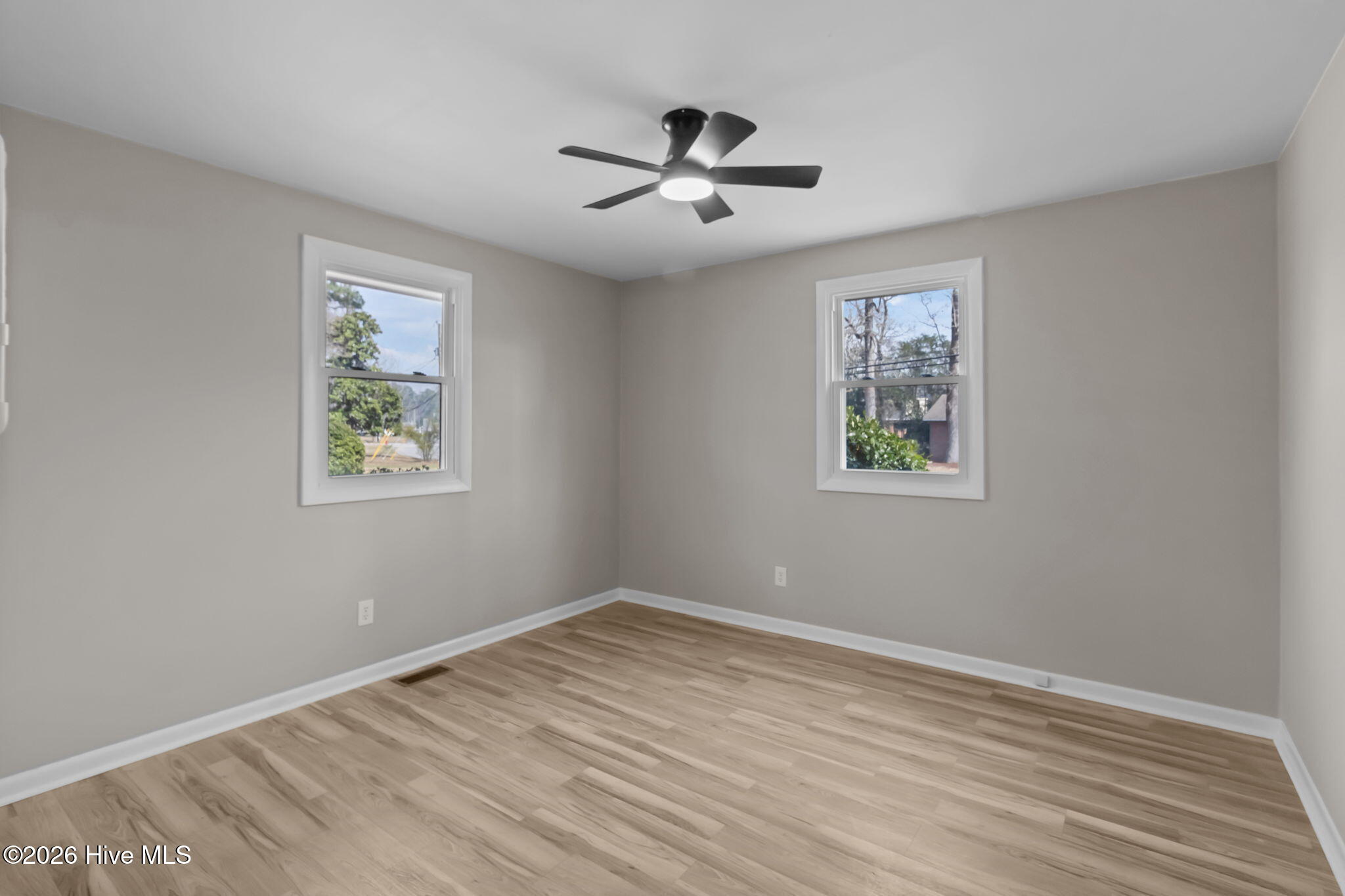 100557666 | Photo 32