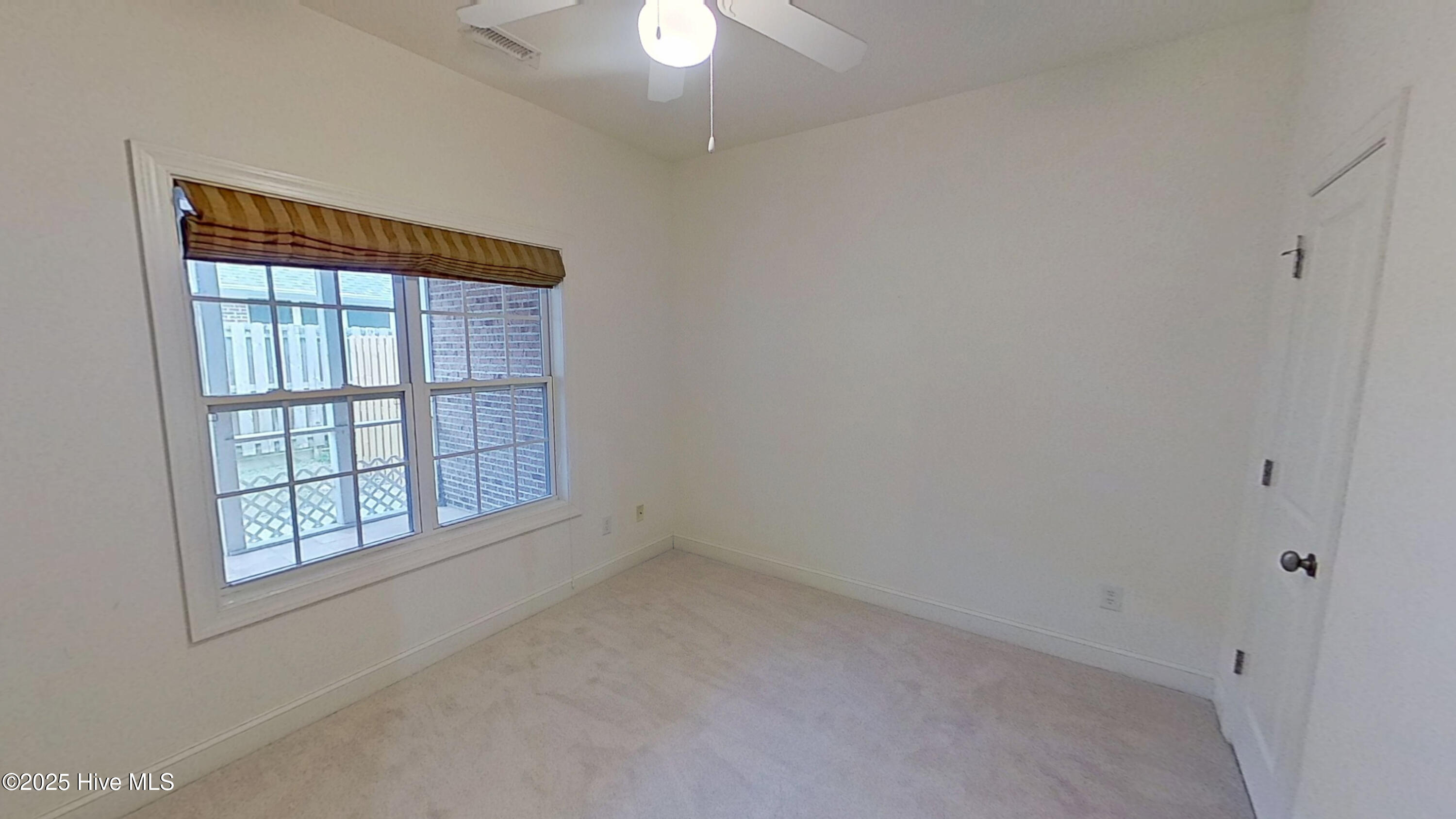 100544480 | Photo 15