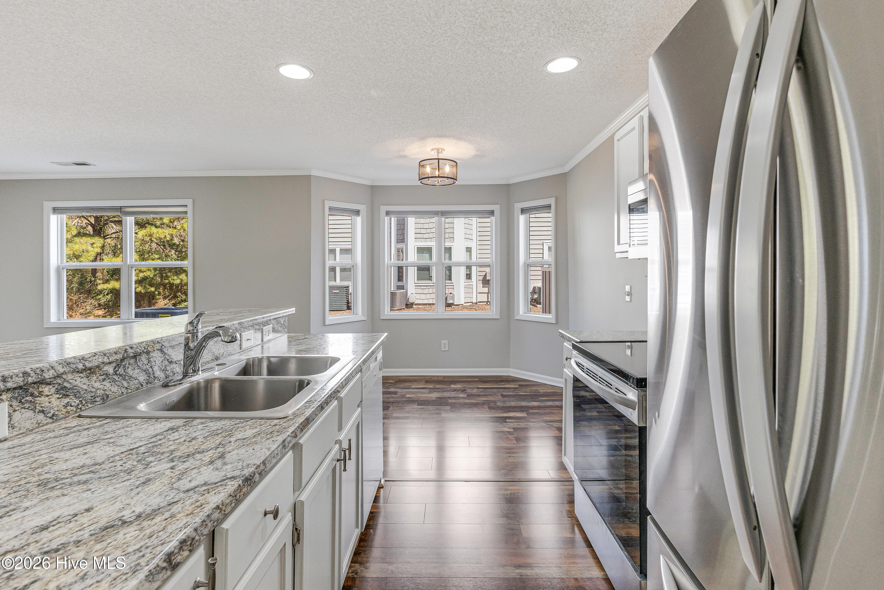 100562501 | Photo 12