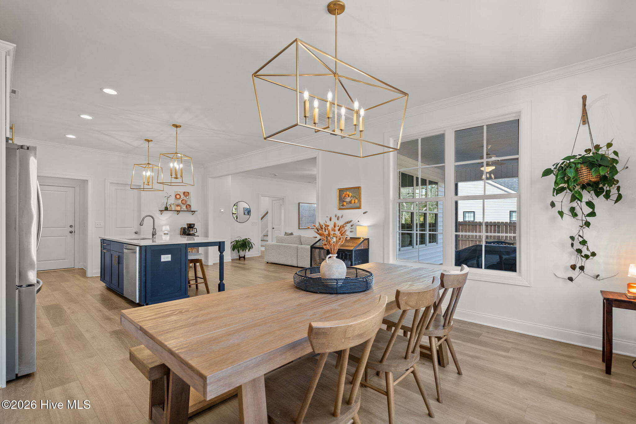 100552740 | Photo 24