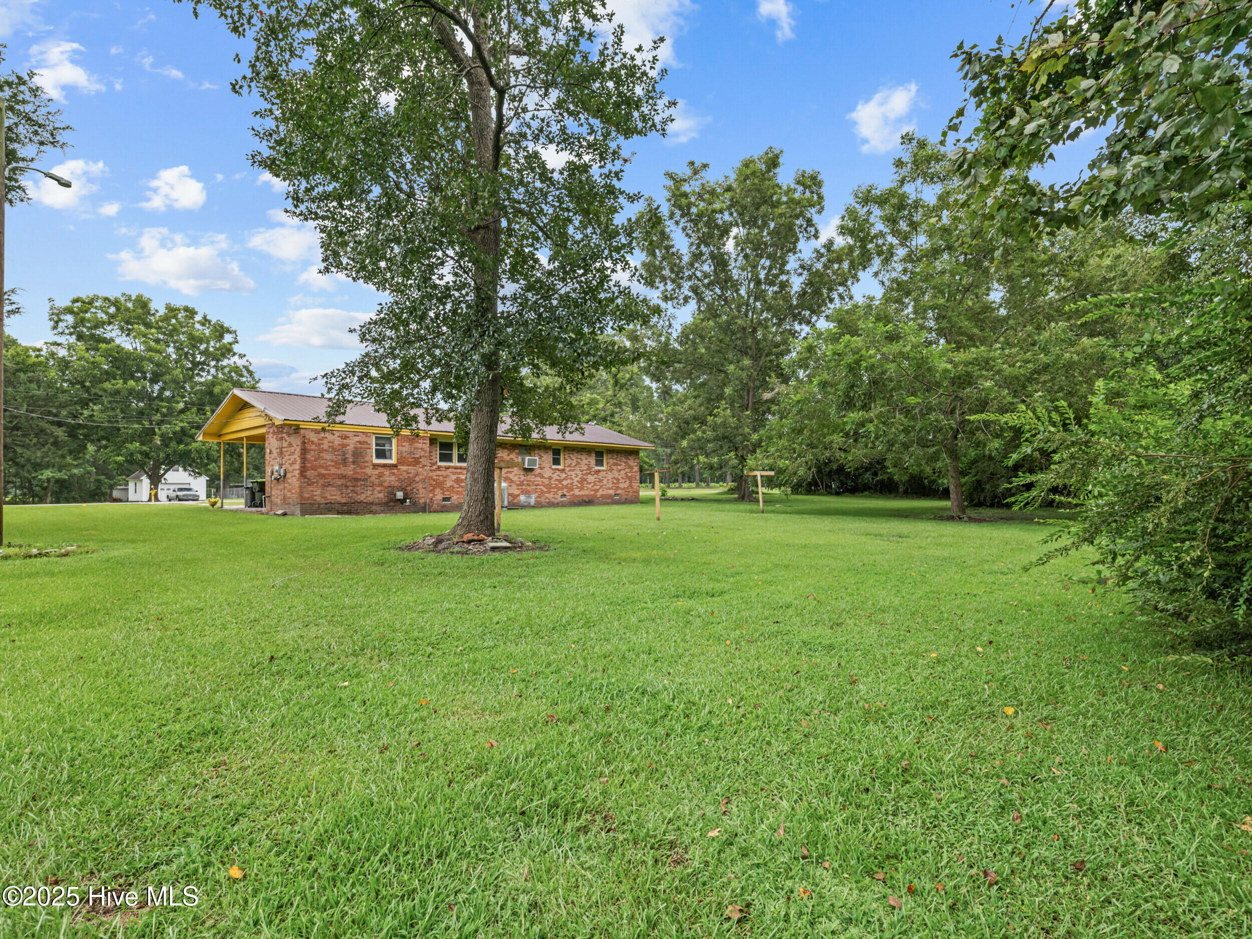 100524273 | Photo 32