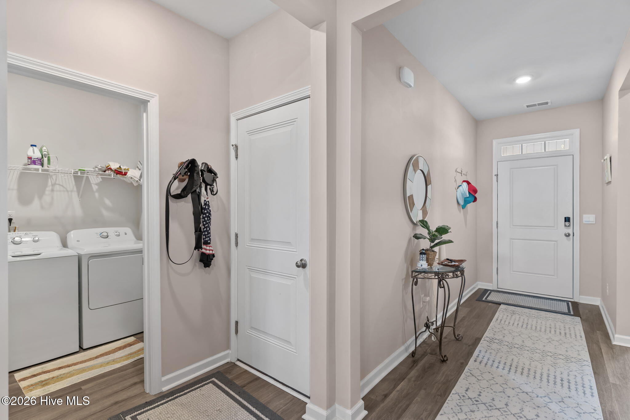 100569205 | Photo 12