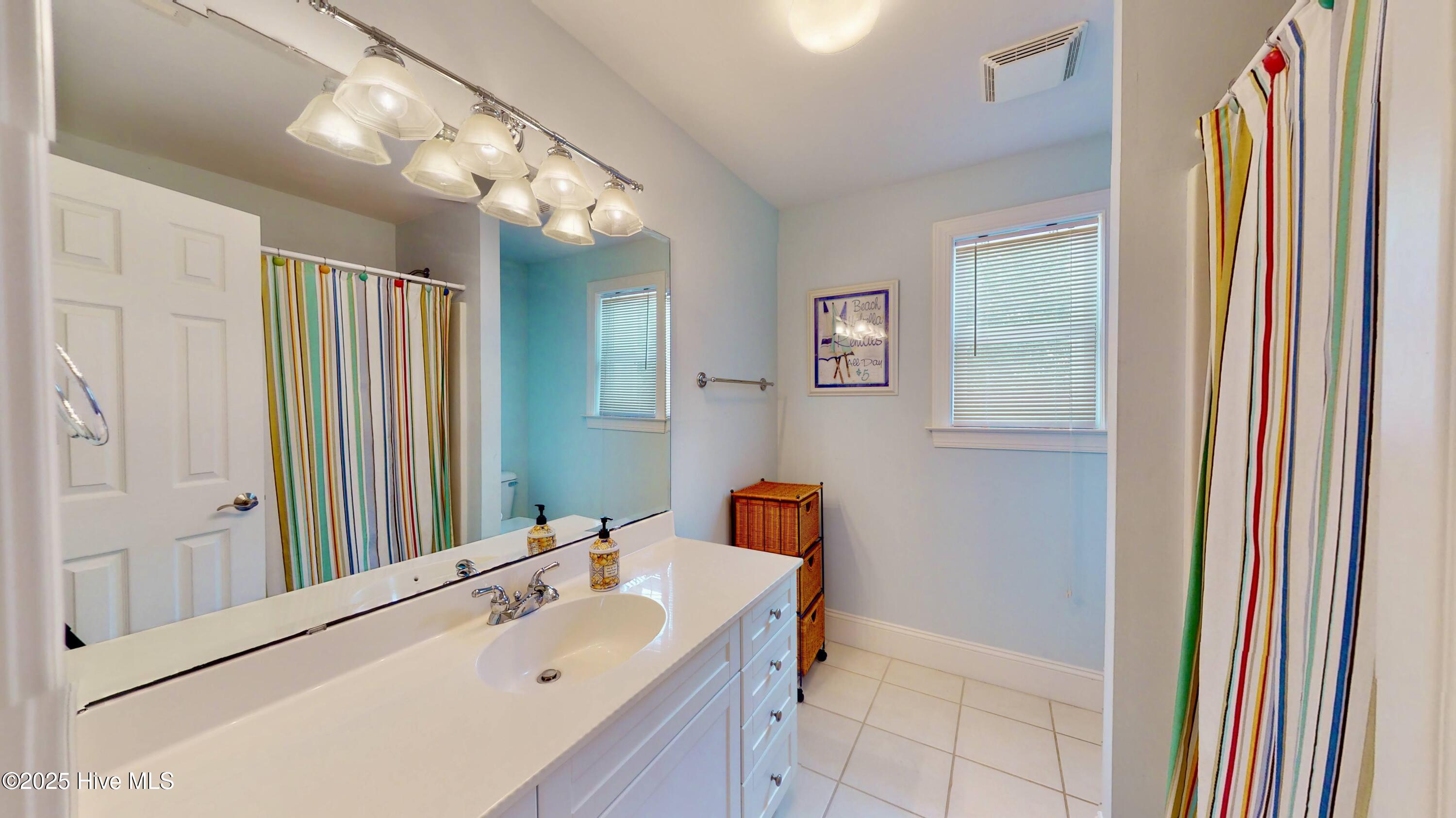 100544157 | Photo 35