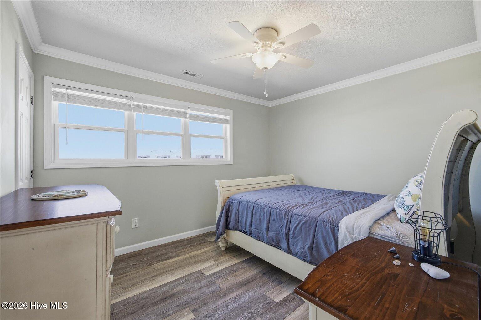 100570154 | Photo 61