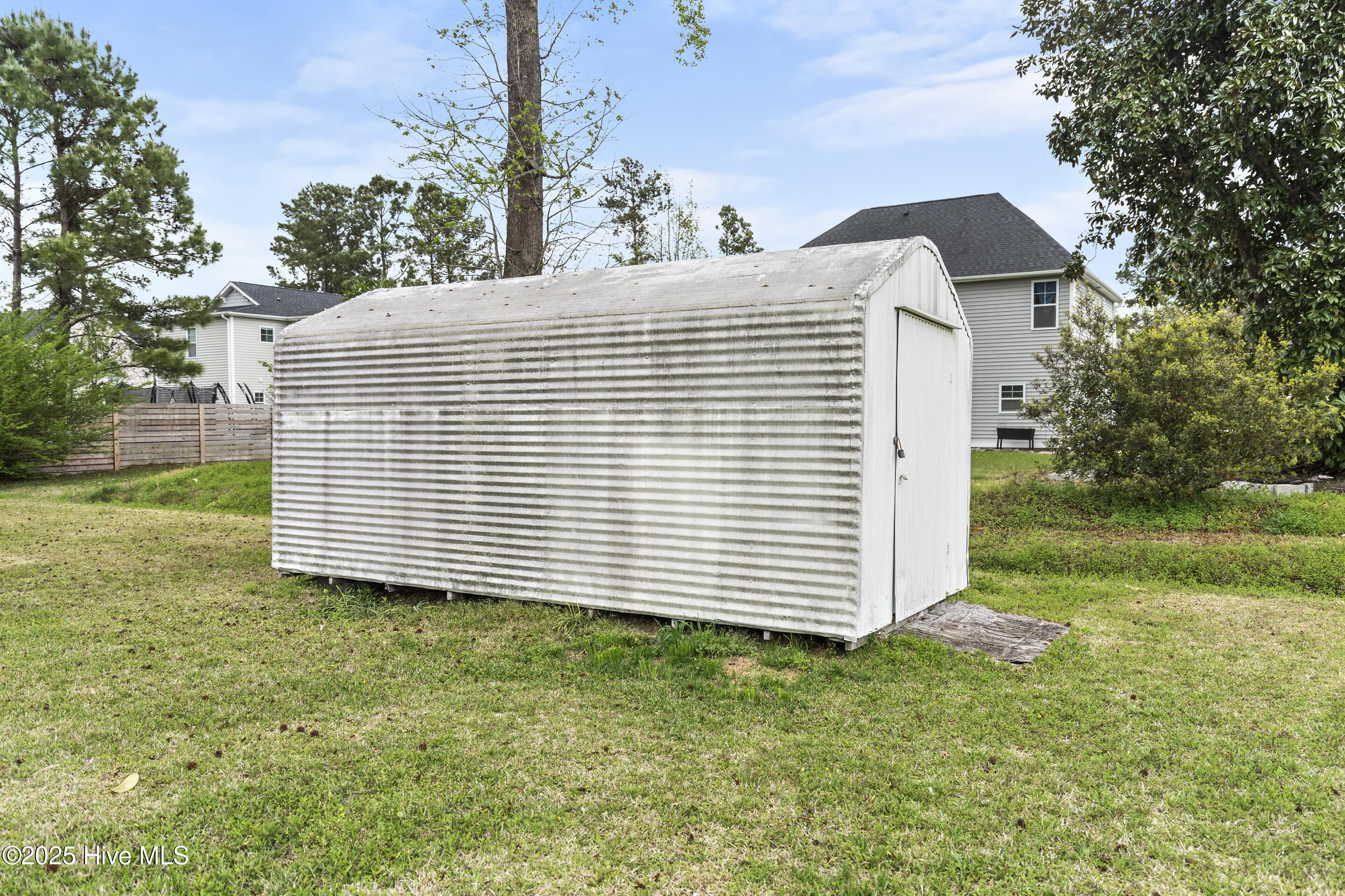 100564463 | Photo 27