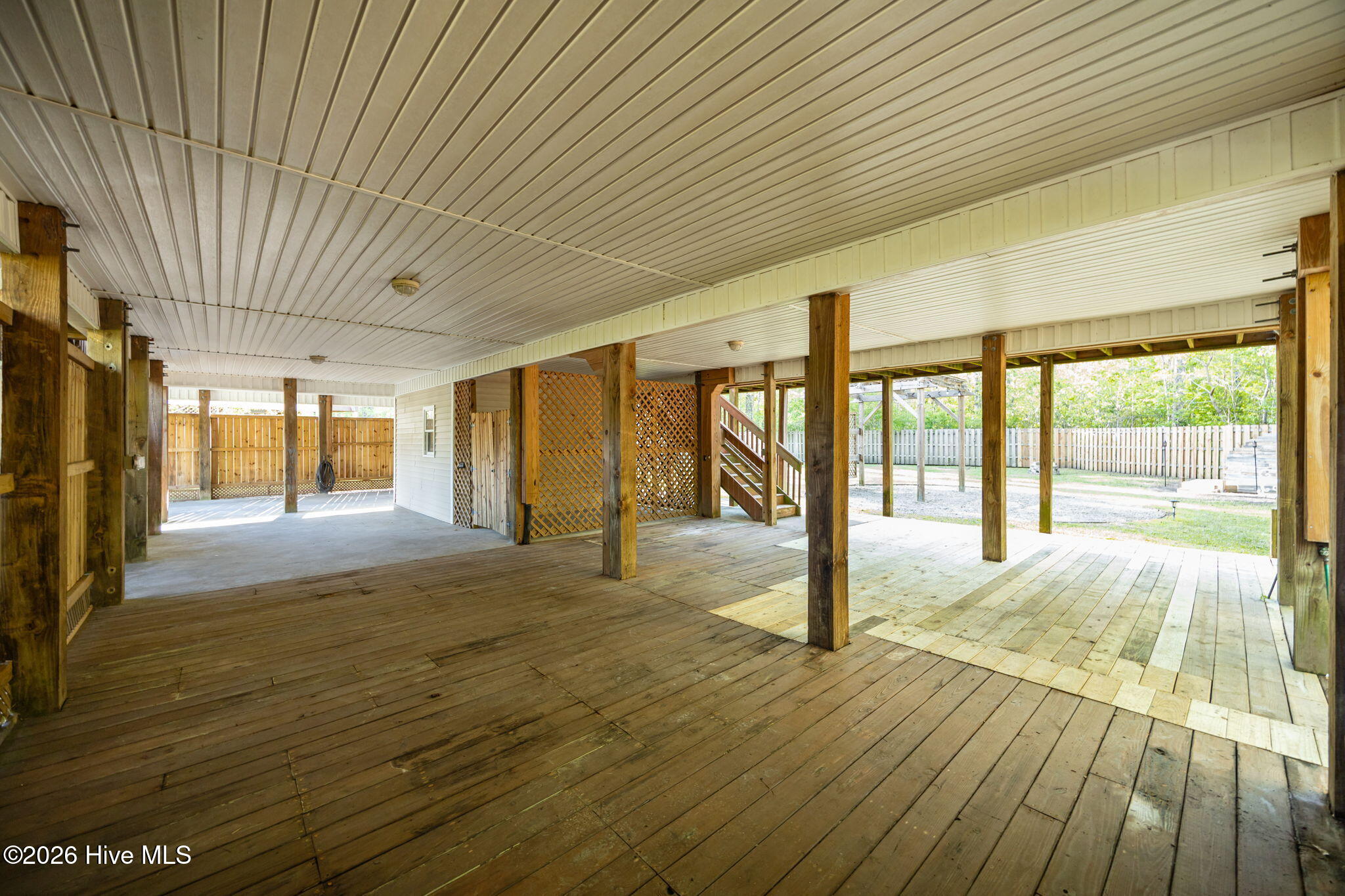 100564597 | Photo 54