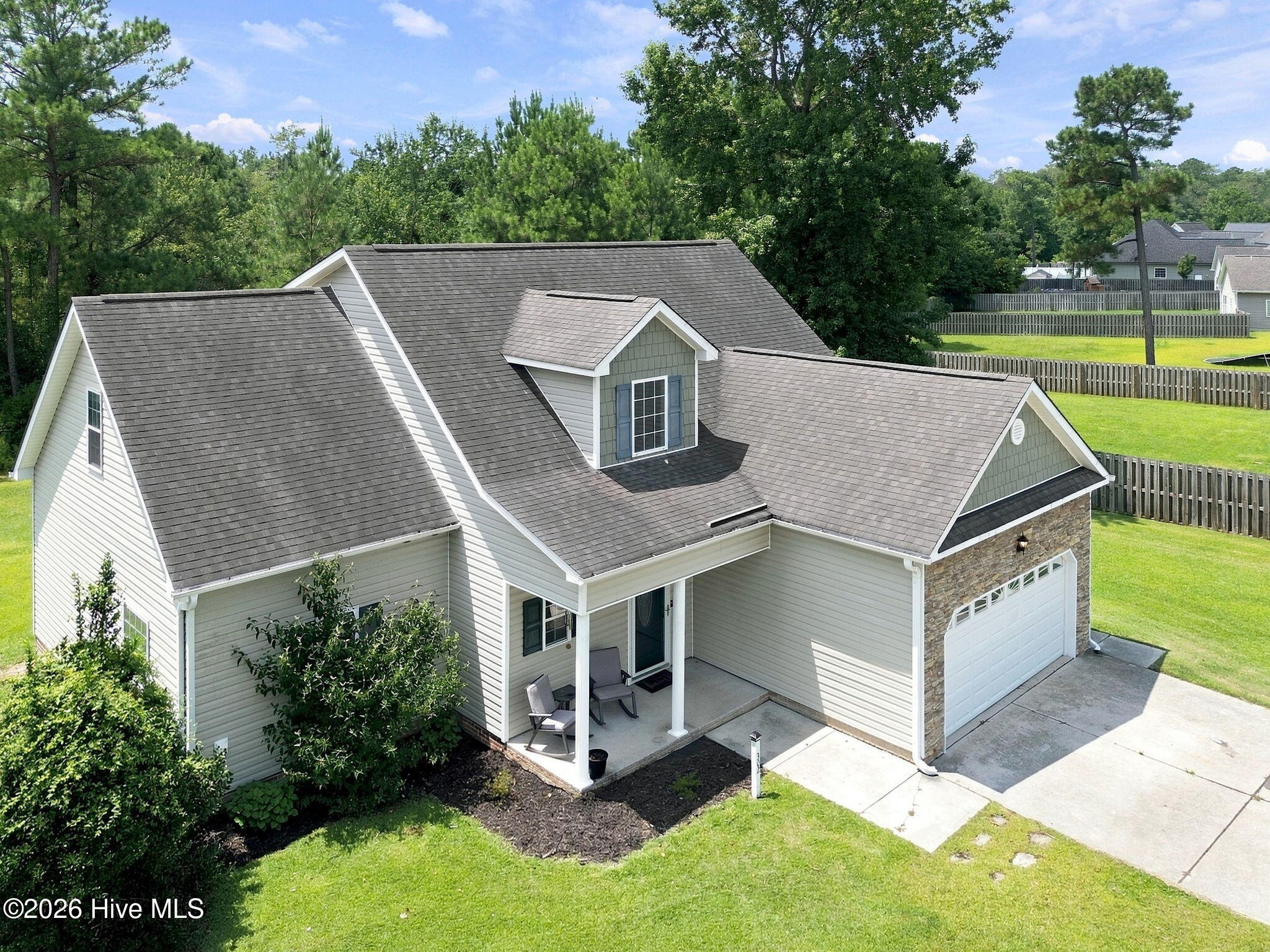 302 Squire Court,Maple Hill