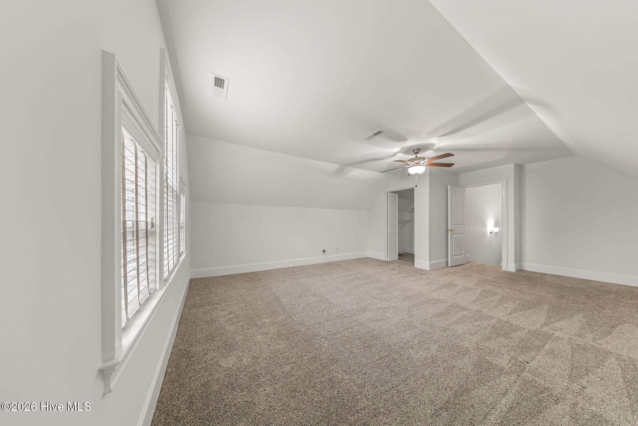 100554356 | Photo 49