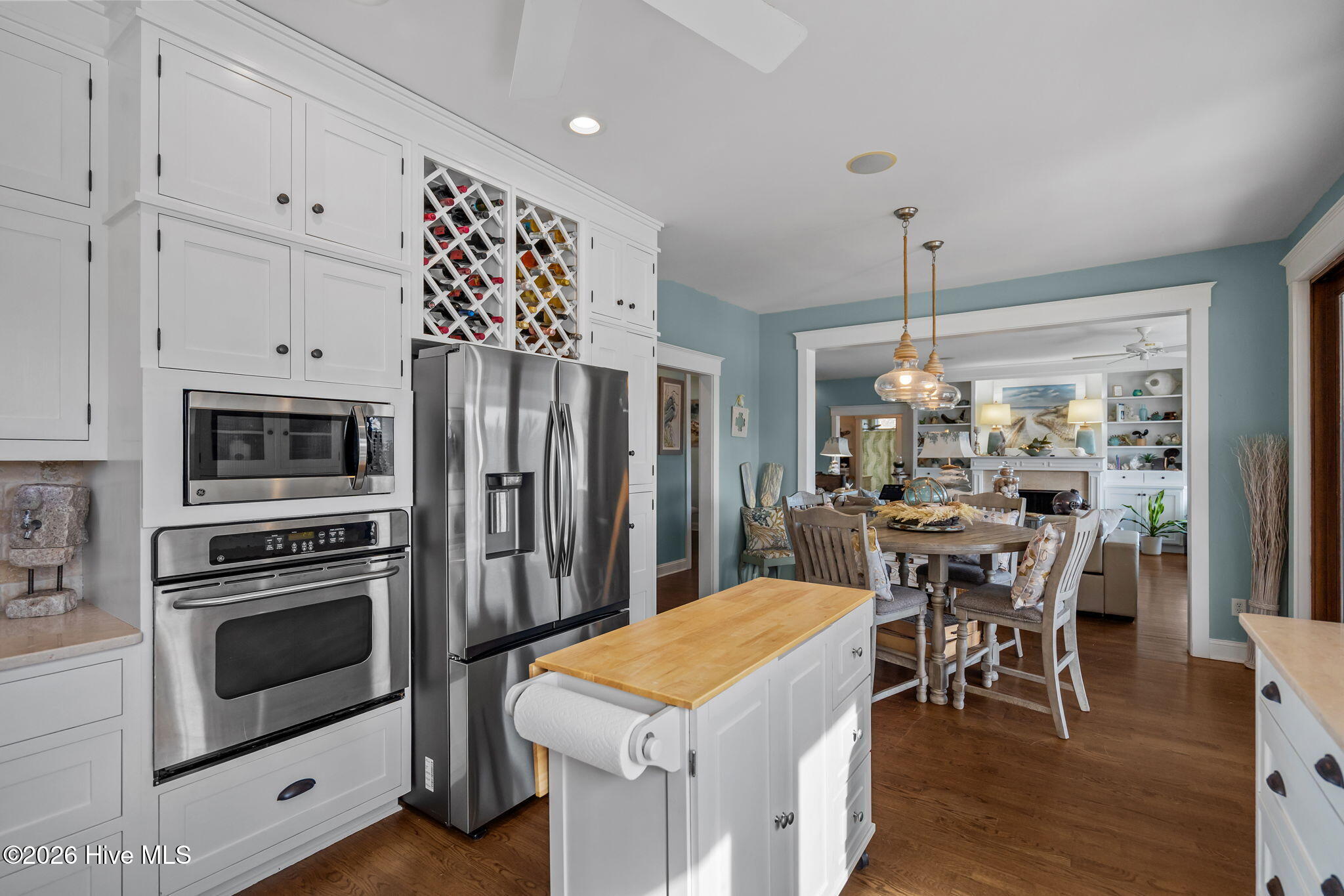 100555800 | Photo 25