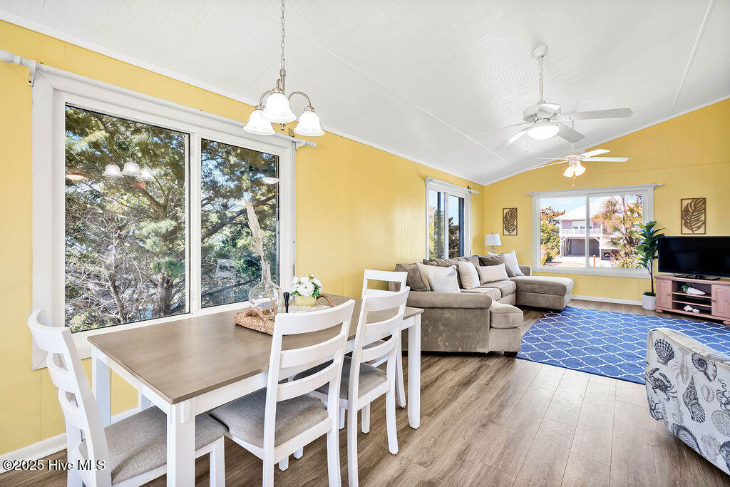 100494223 | Photo 16