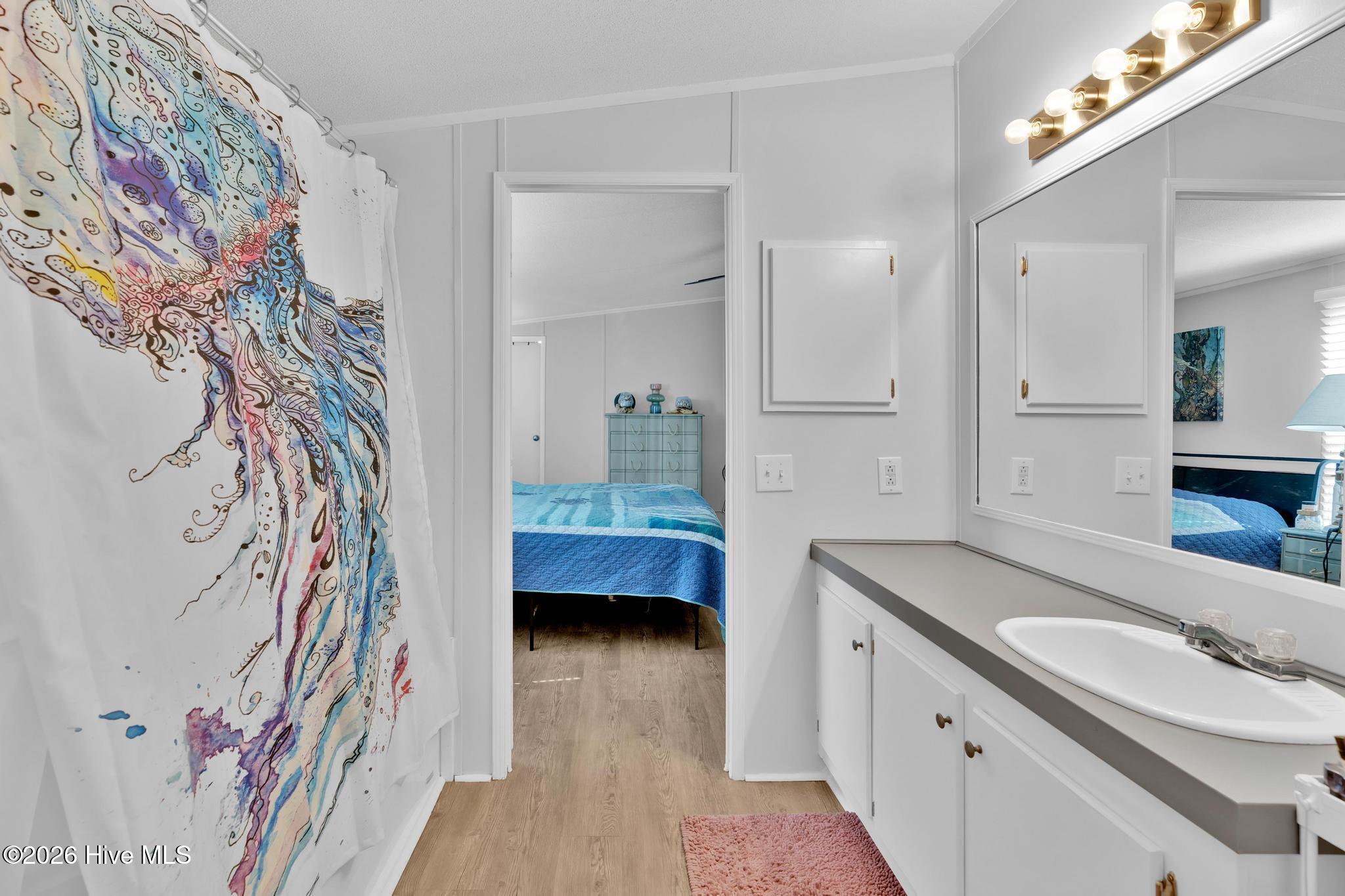 100559189 | Photo 30