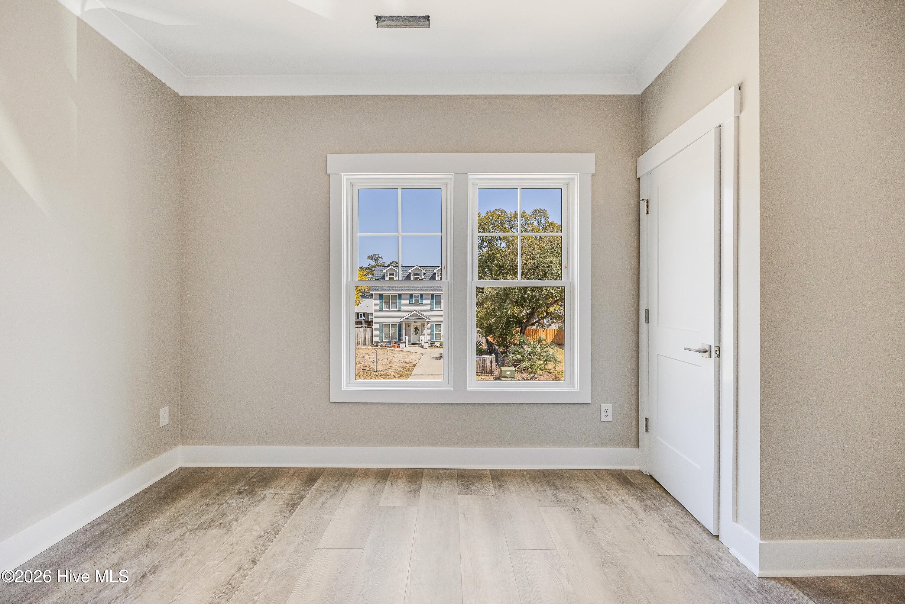 100564394 | Photo 23