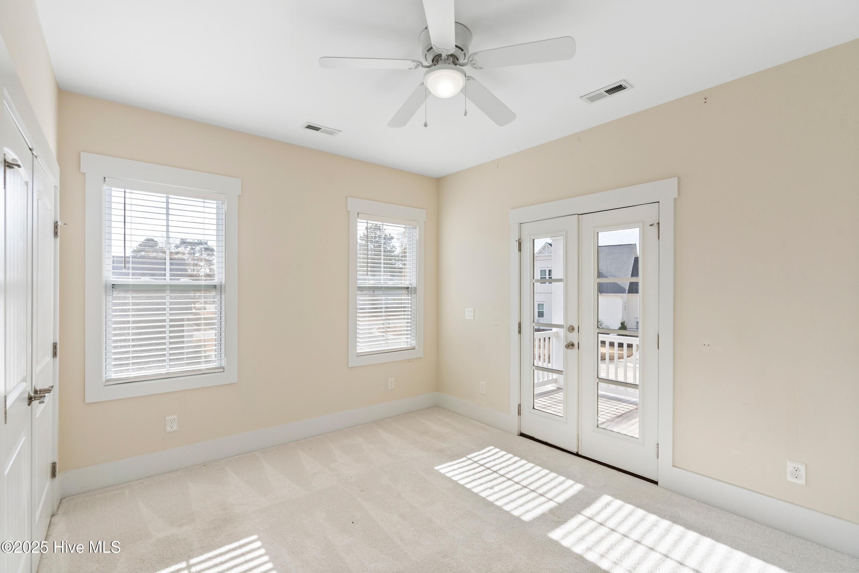 100544817 | Photo 34