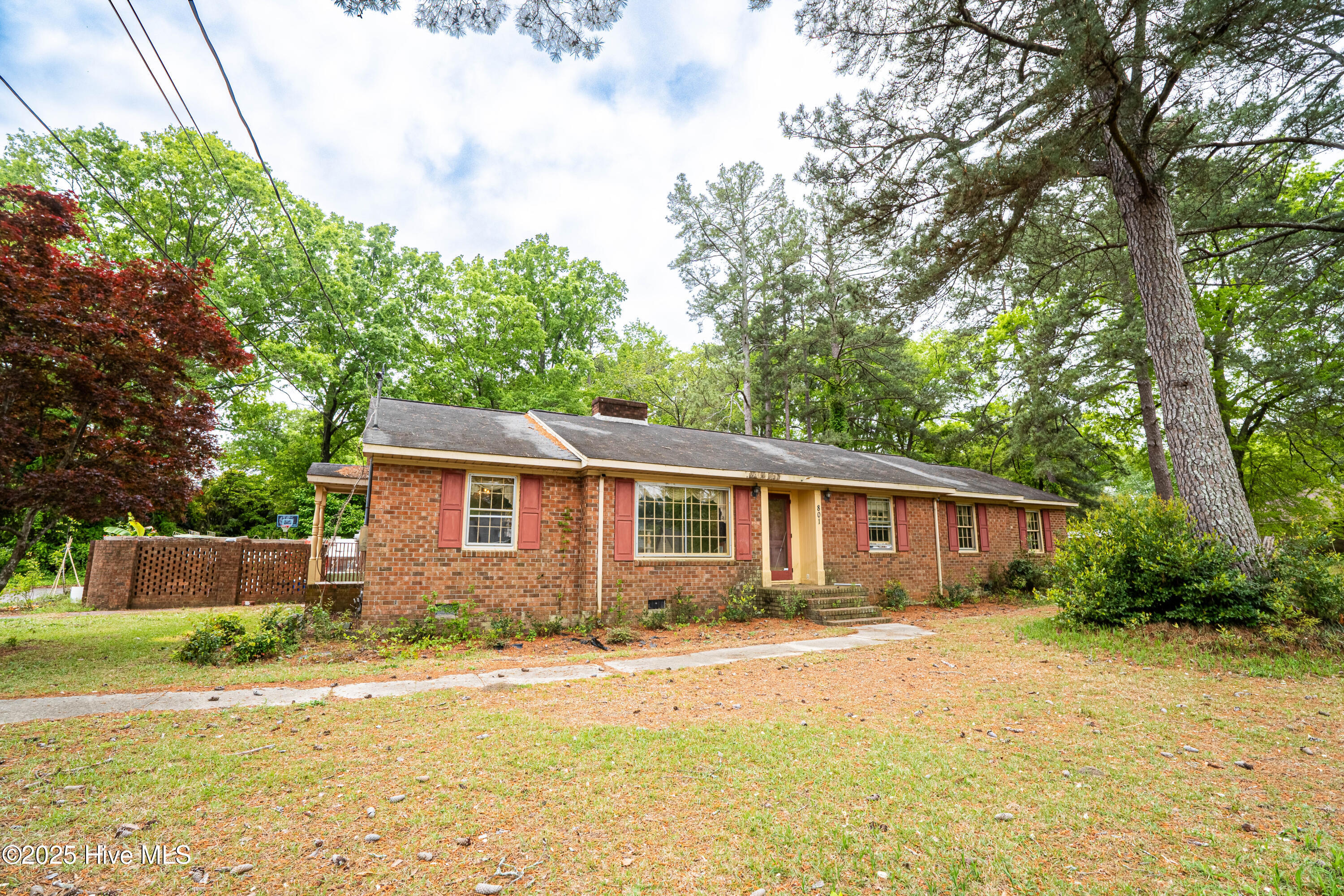 Homes for sale in Laurinburg, NC | 801 S King St, Laurinburg, NC 28352 | MLS# 100506913