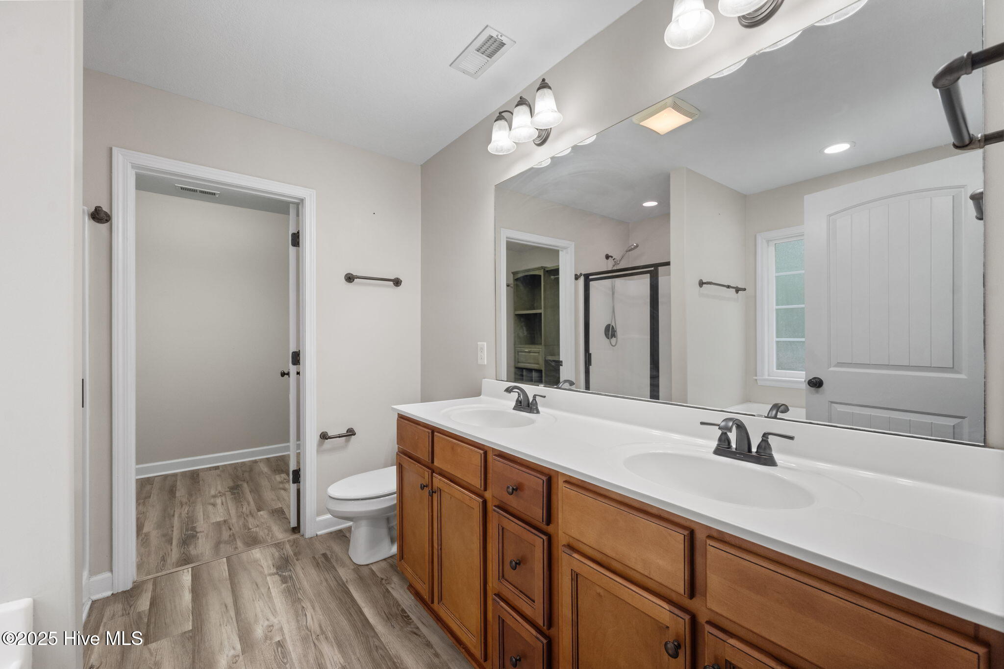 100546672 | Photo 26