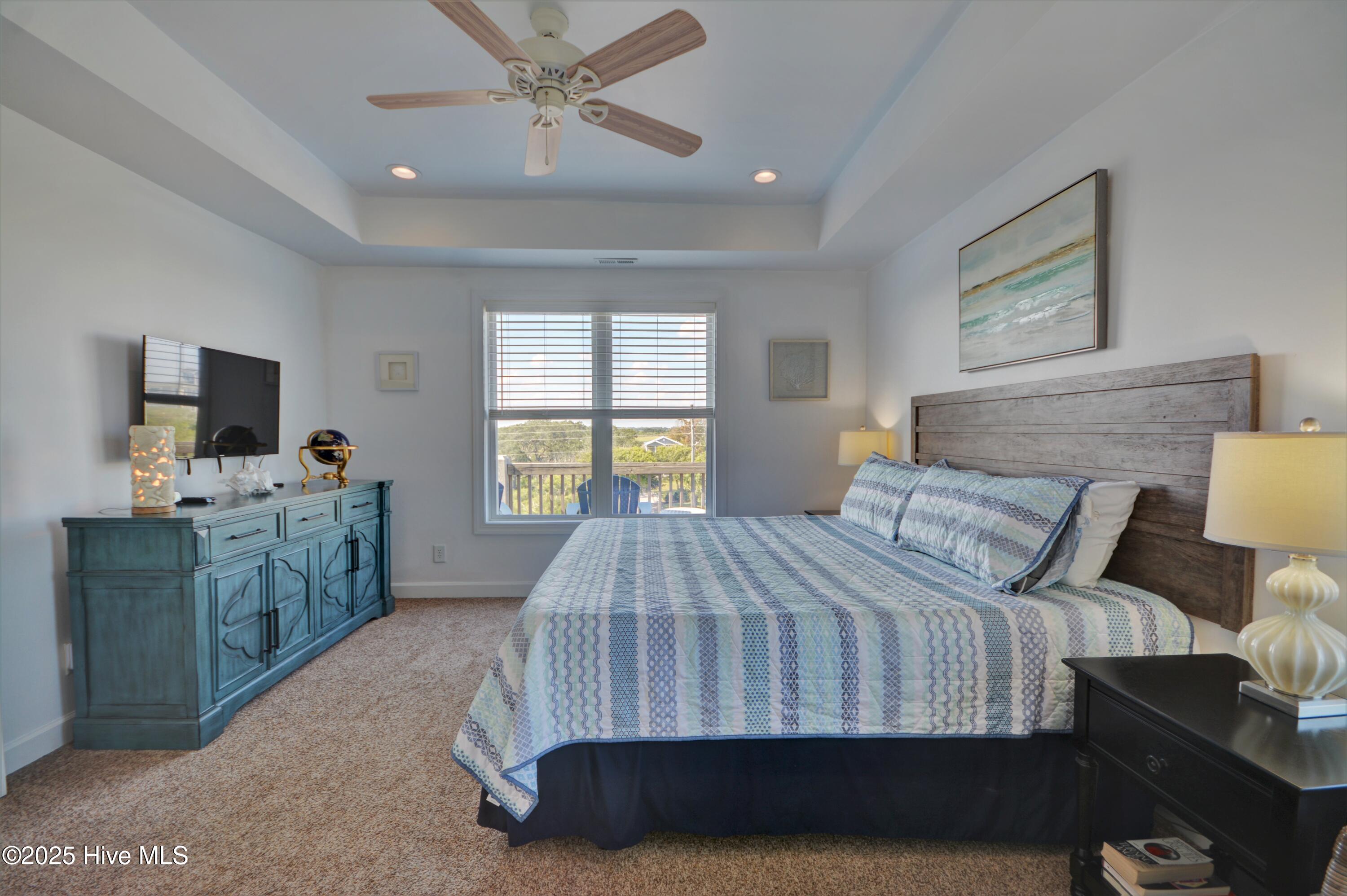 100518289 | Photo 19