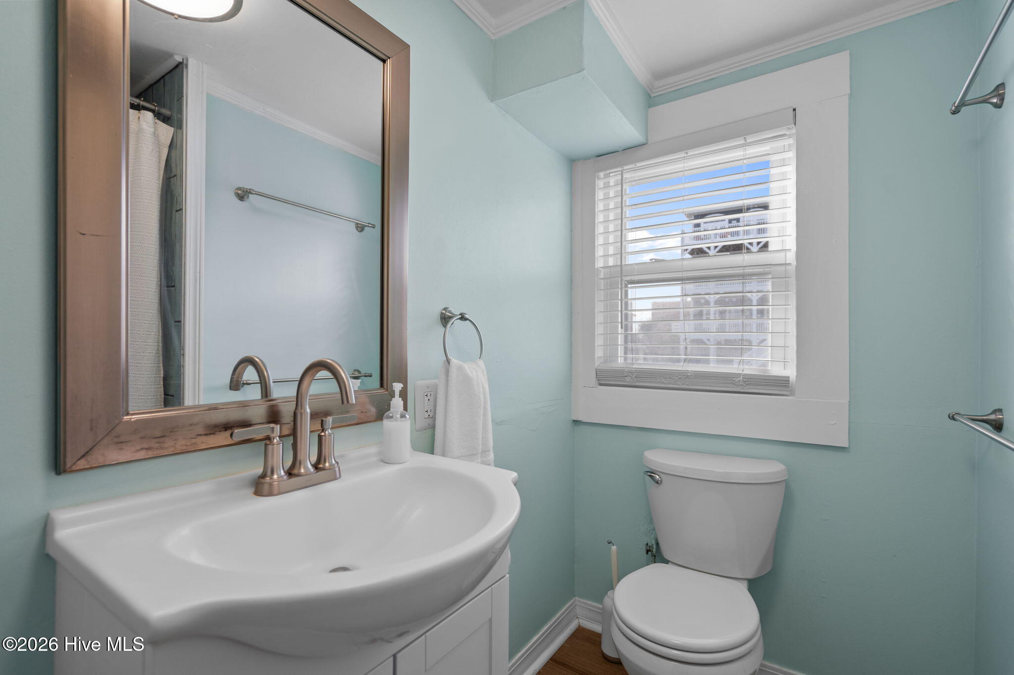 100552359 | Photo 54