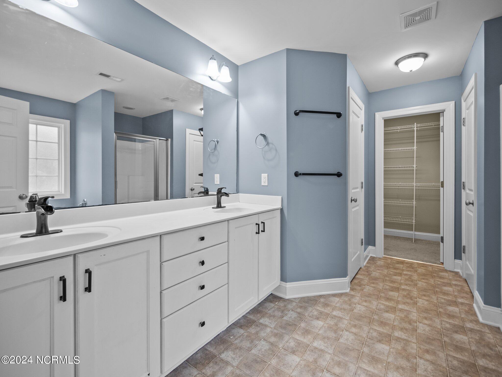 100557405 | Photo 15