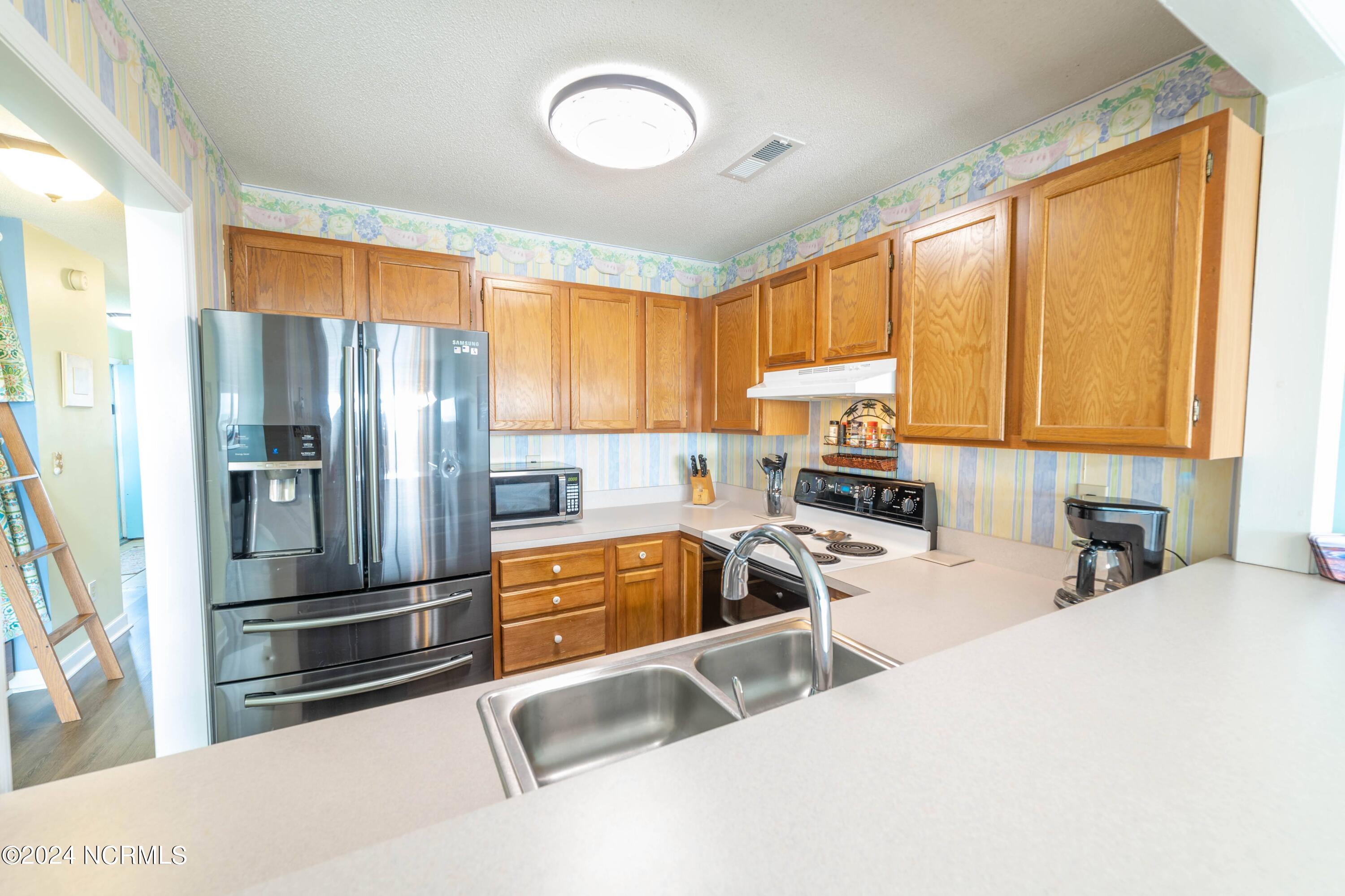 100557280 | Photo 10