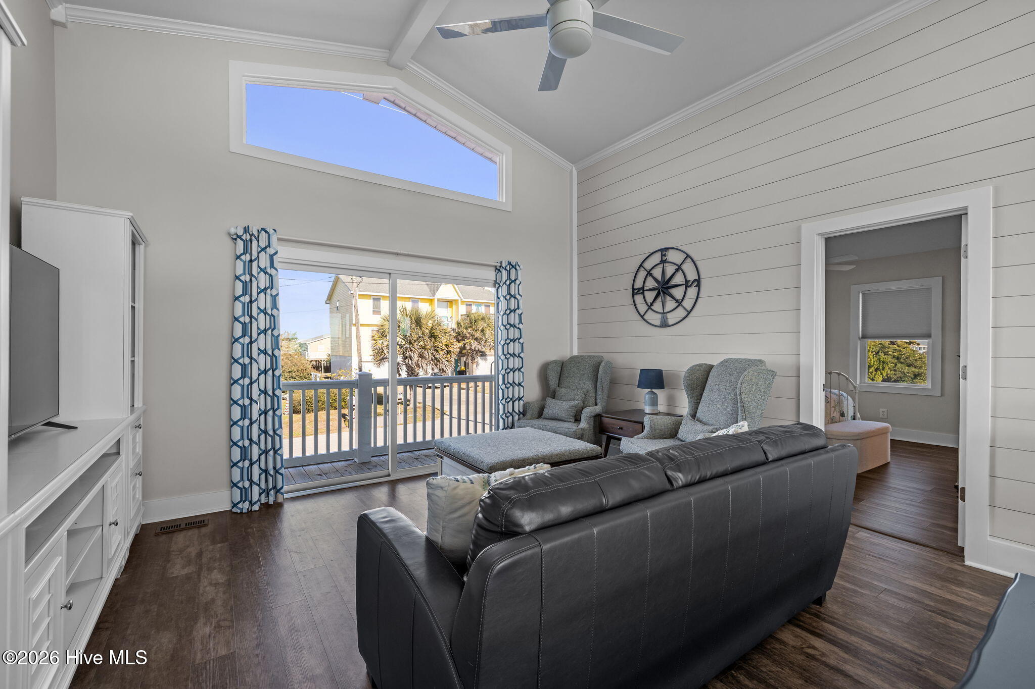 100552483 | Photo 20