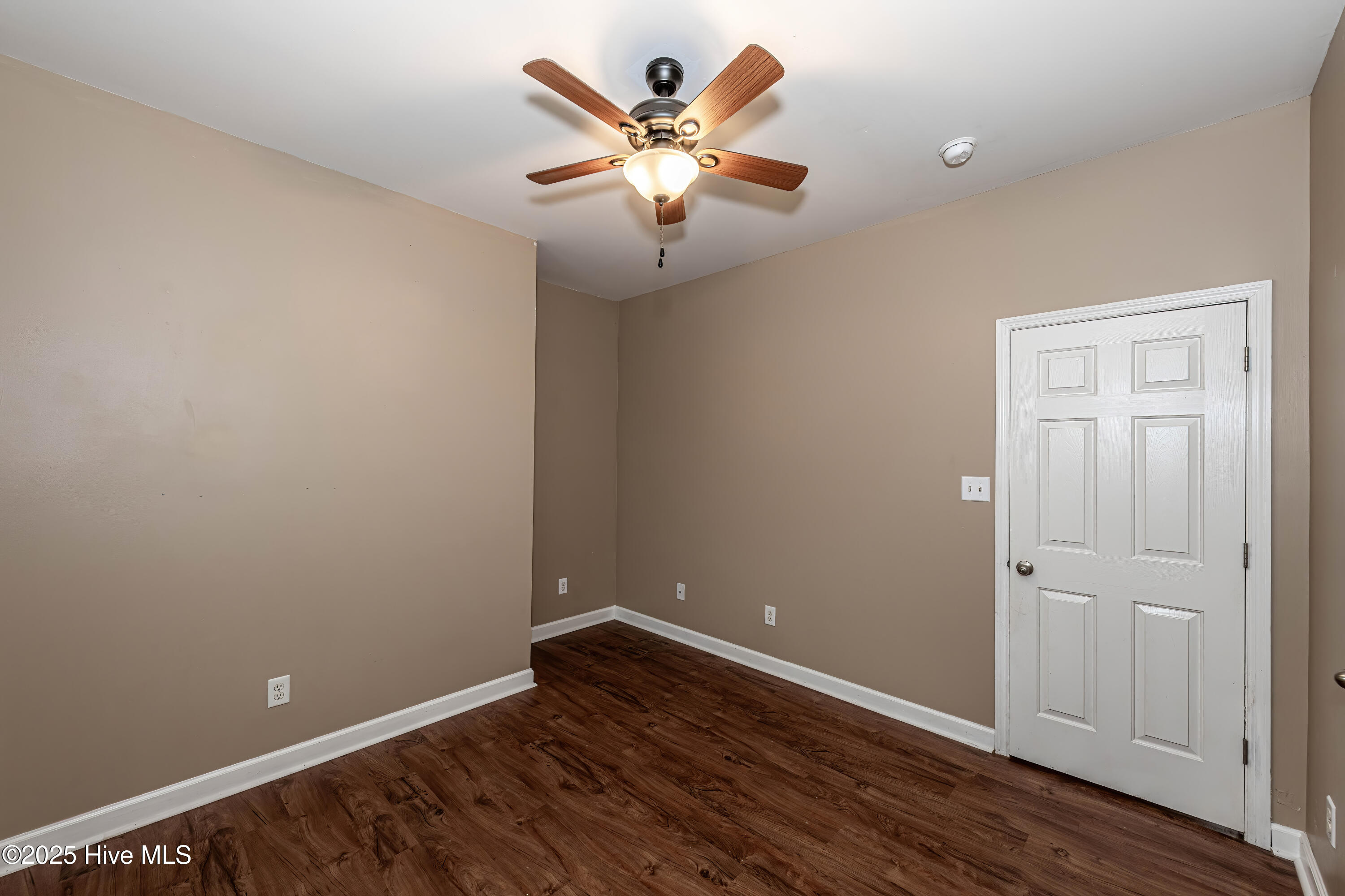 100539008 | Photo 39