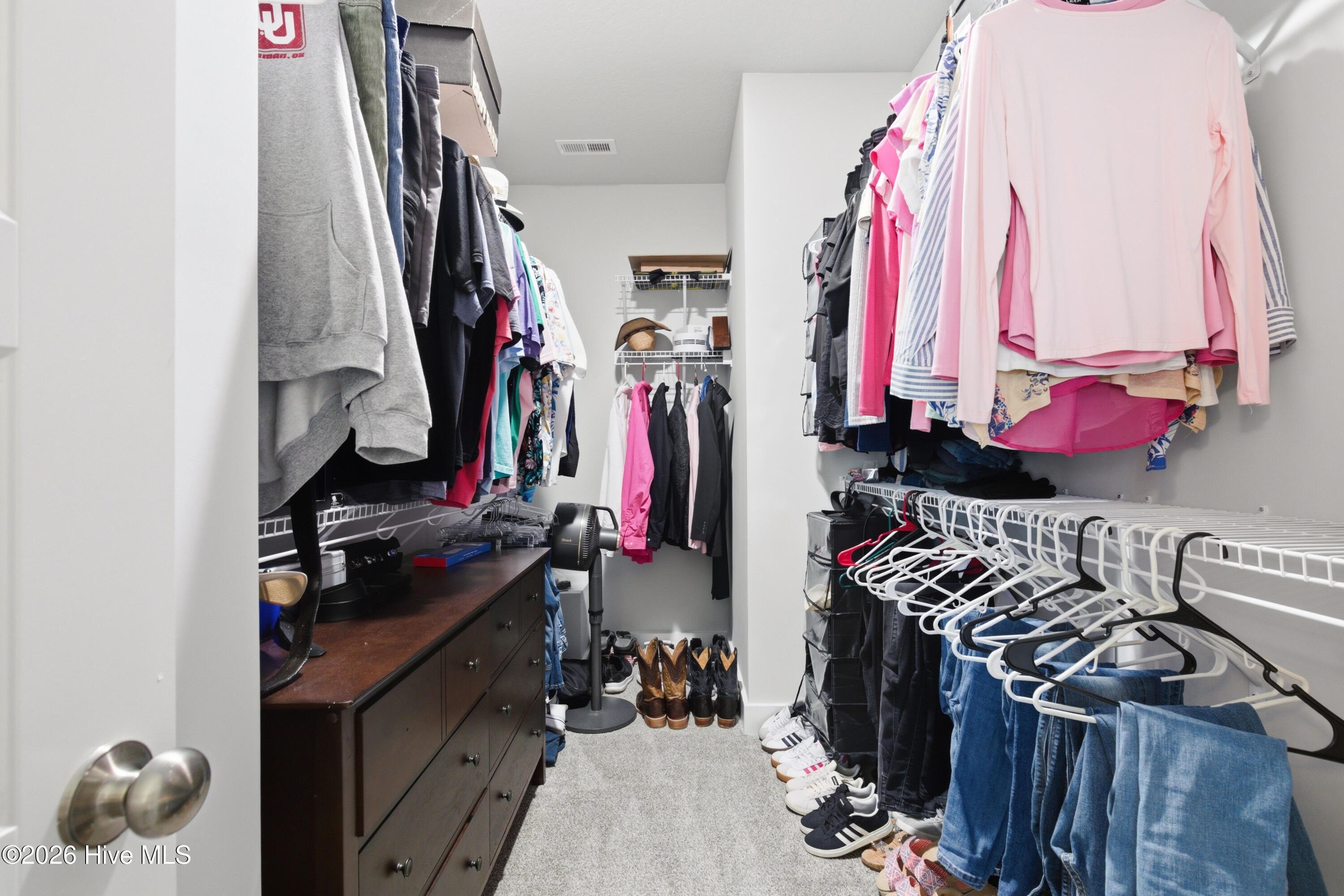 100563821 | Photo 29