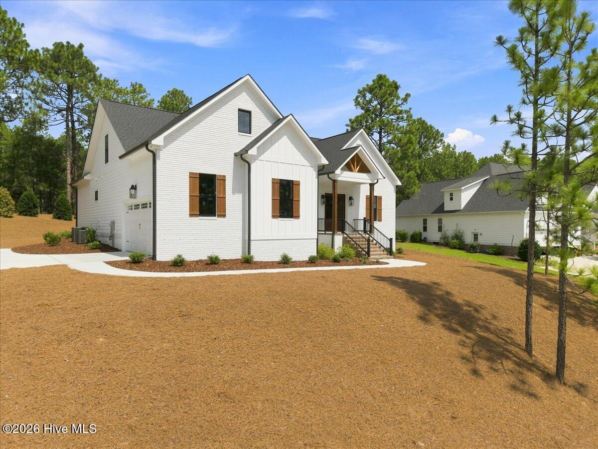 3rd image of 117 Steeplechase Wy, Southern Pines, NC 28387 | MLS# 100598170