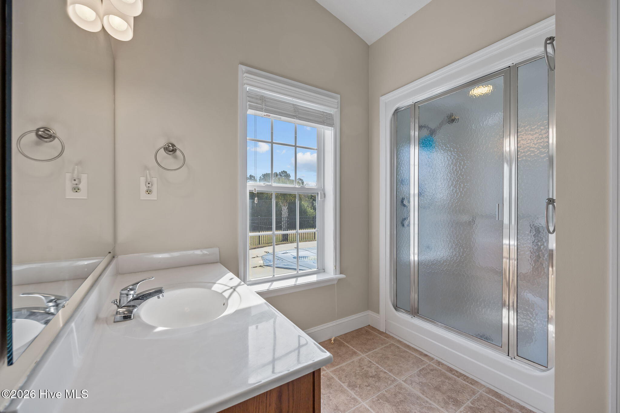 100570536 | Photo 17