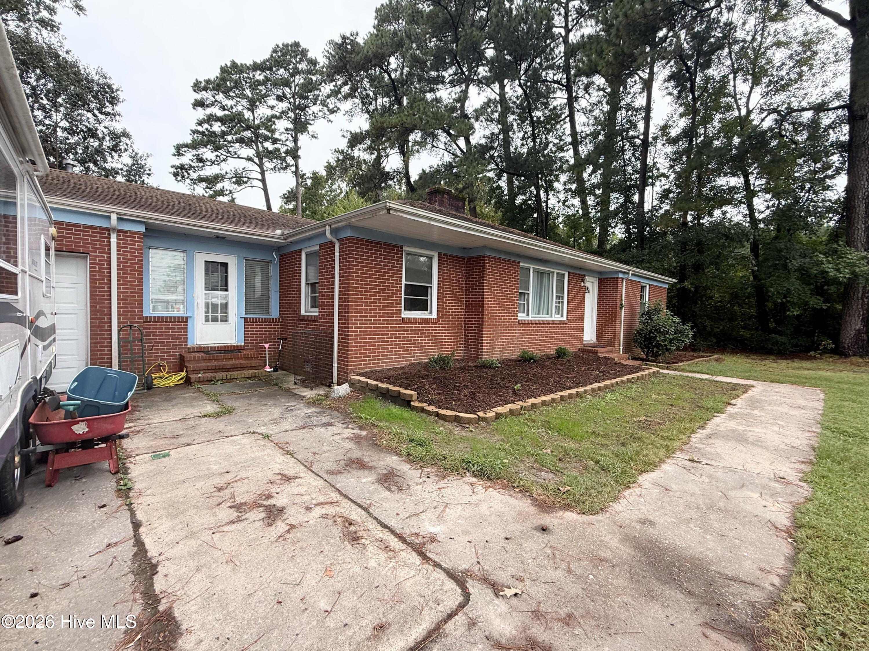 Photo 3 of Single family home for sale at 2015 N Road St, Elizabeth City, NC 27909 | MLS# 100605281 | Listing updated on 2026-10-07