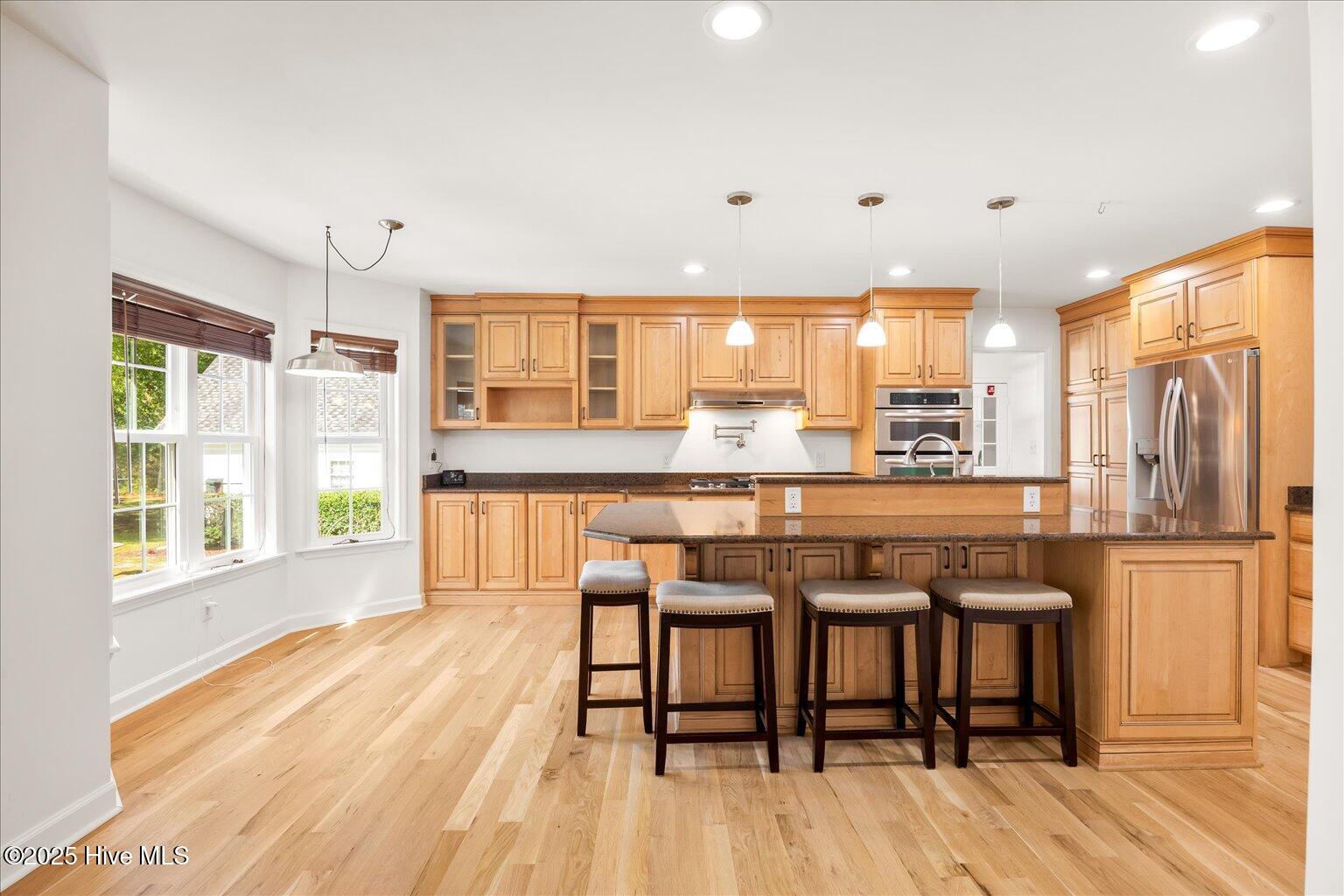 100535280 | Photo 18