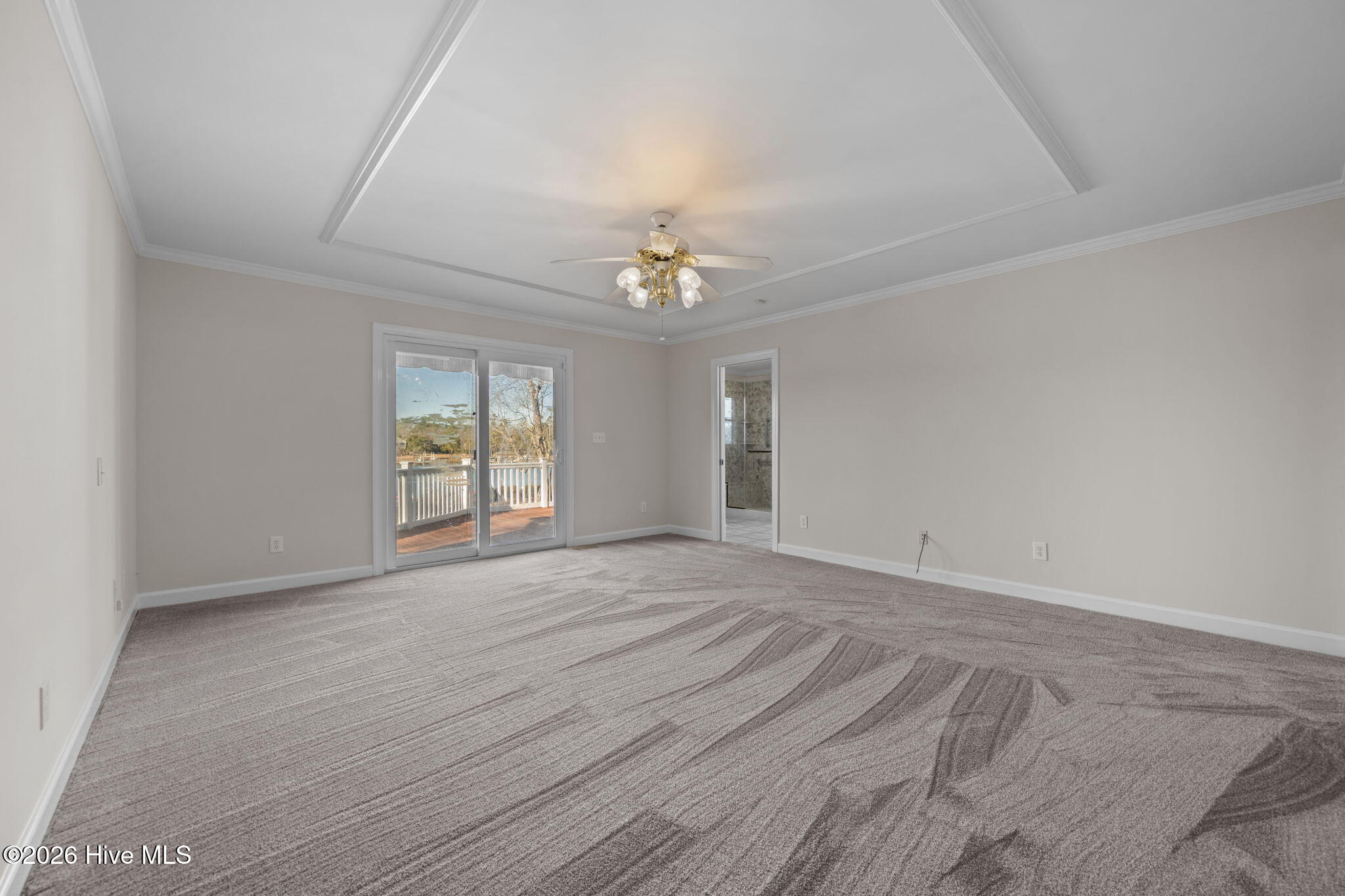 100542324 | Photo 52