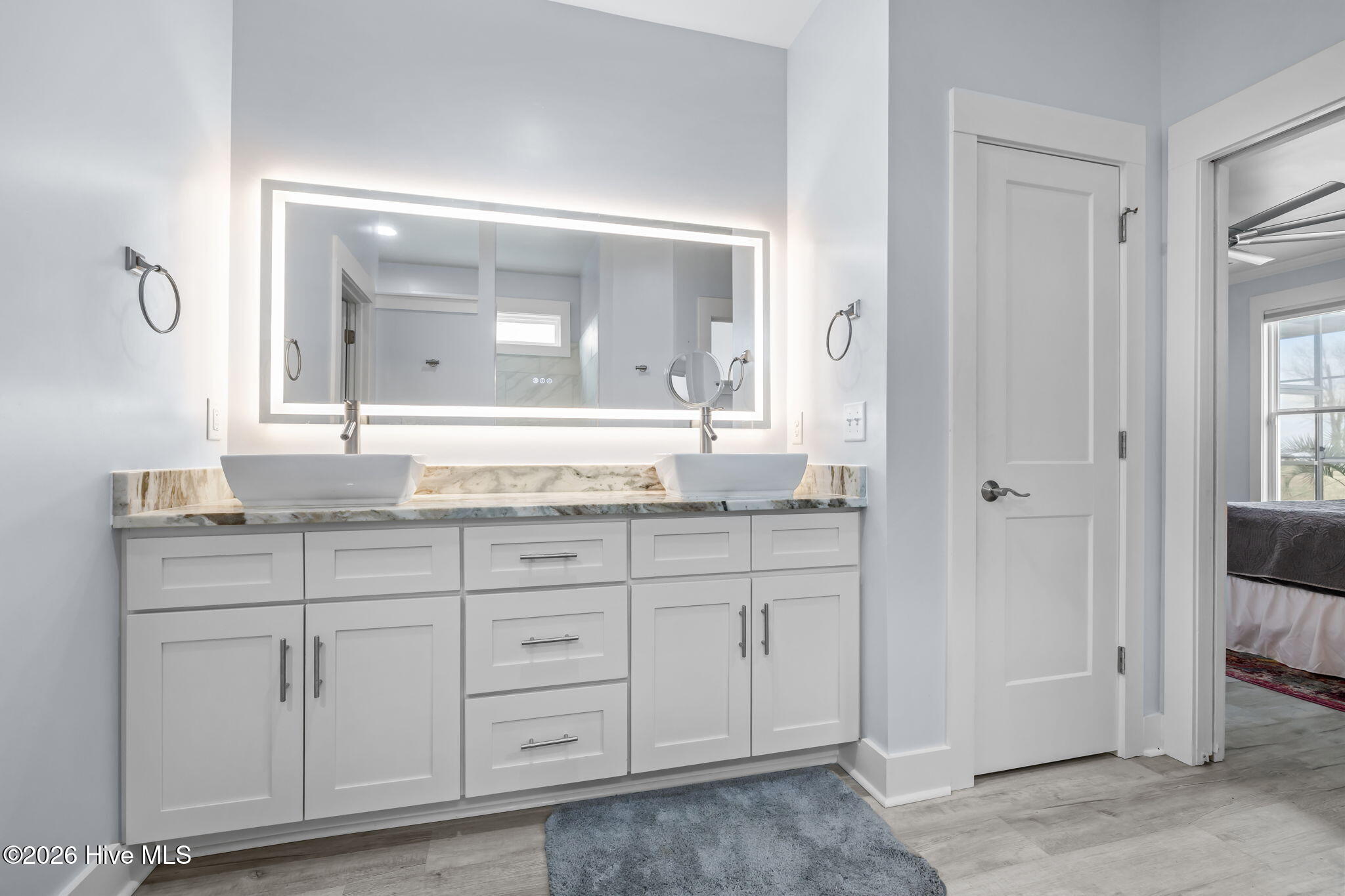 100549021 | Photo 33