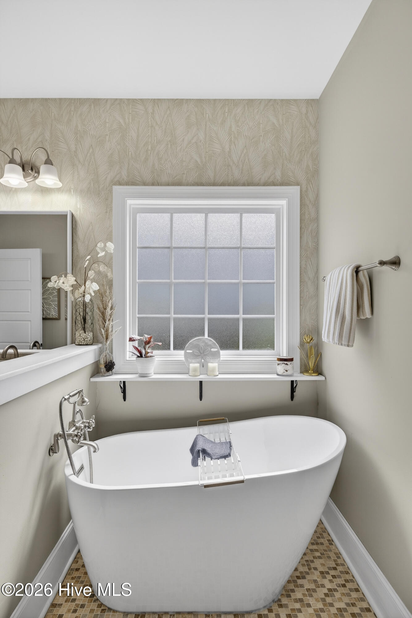 100562294 | Photo 27