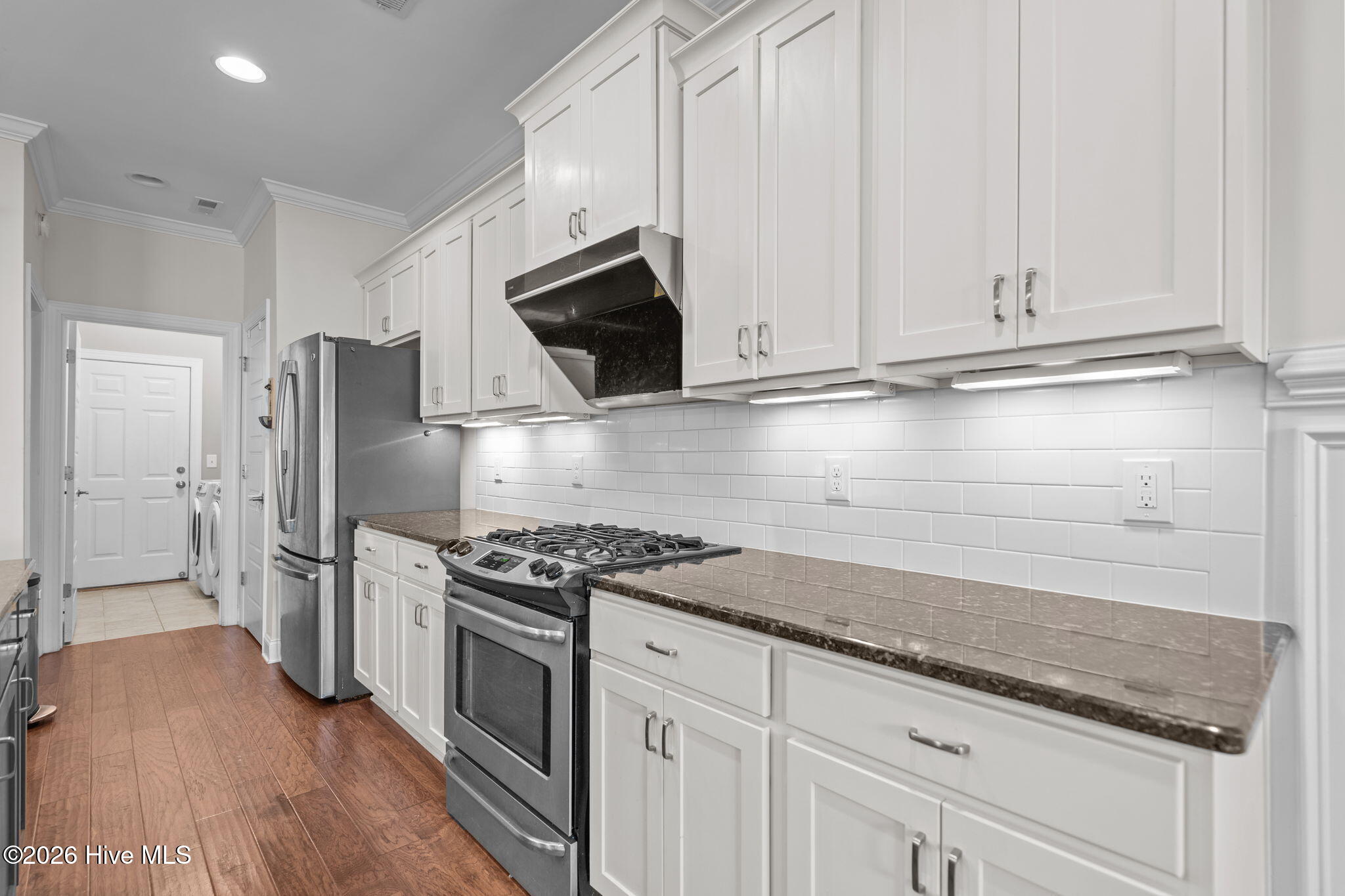 100548137 | Photo 20