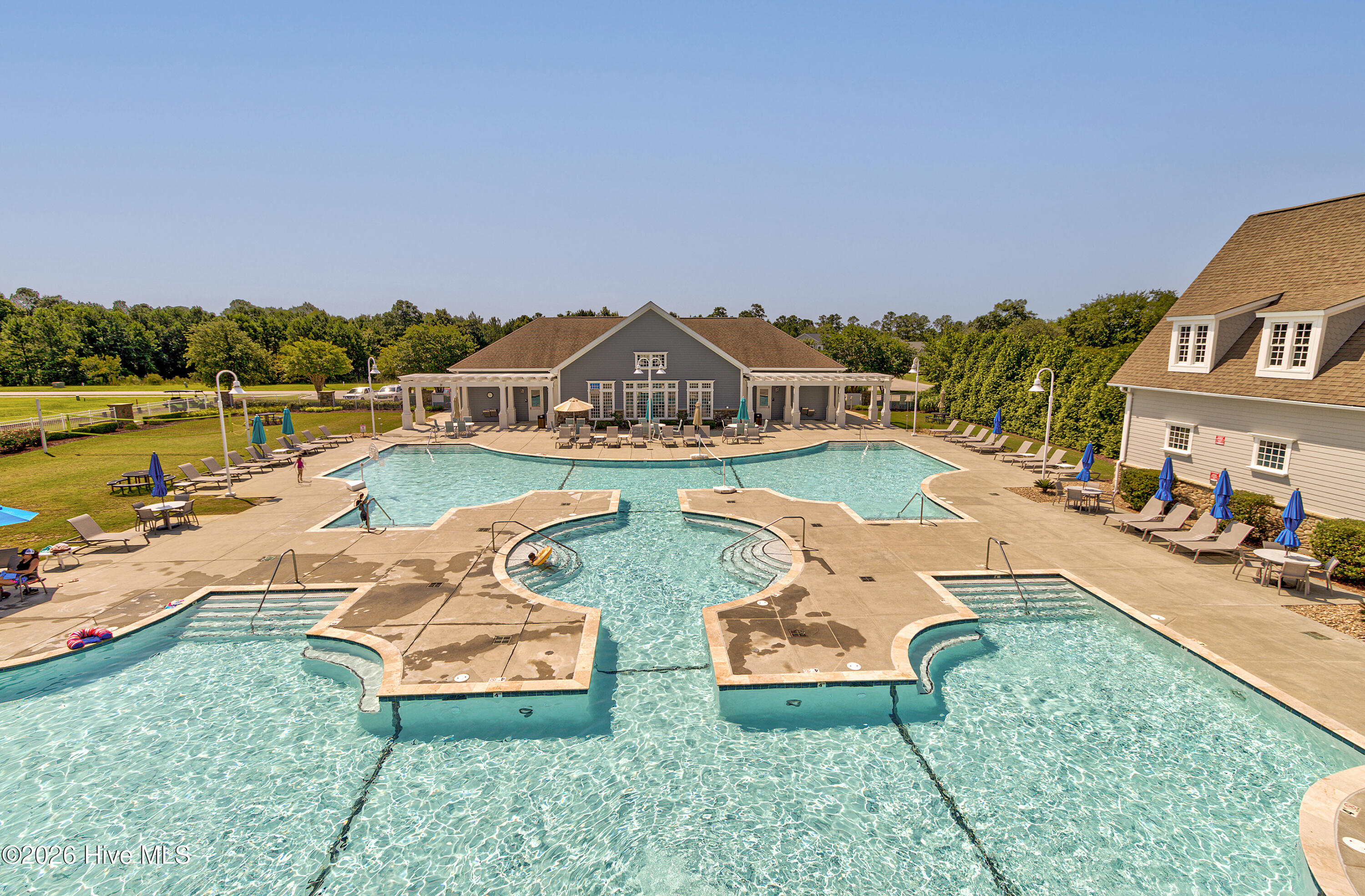 100559873 | Photo 45