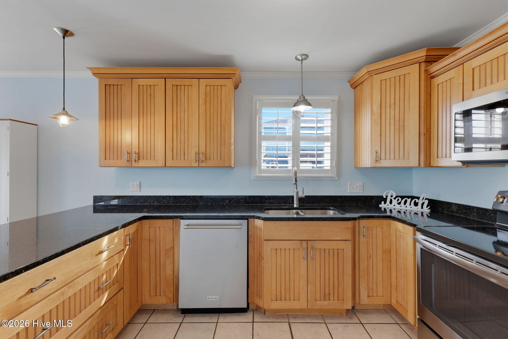 100556702 | Photo 25