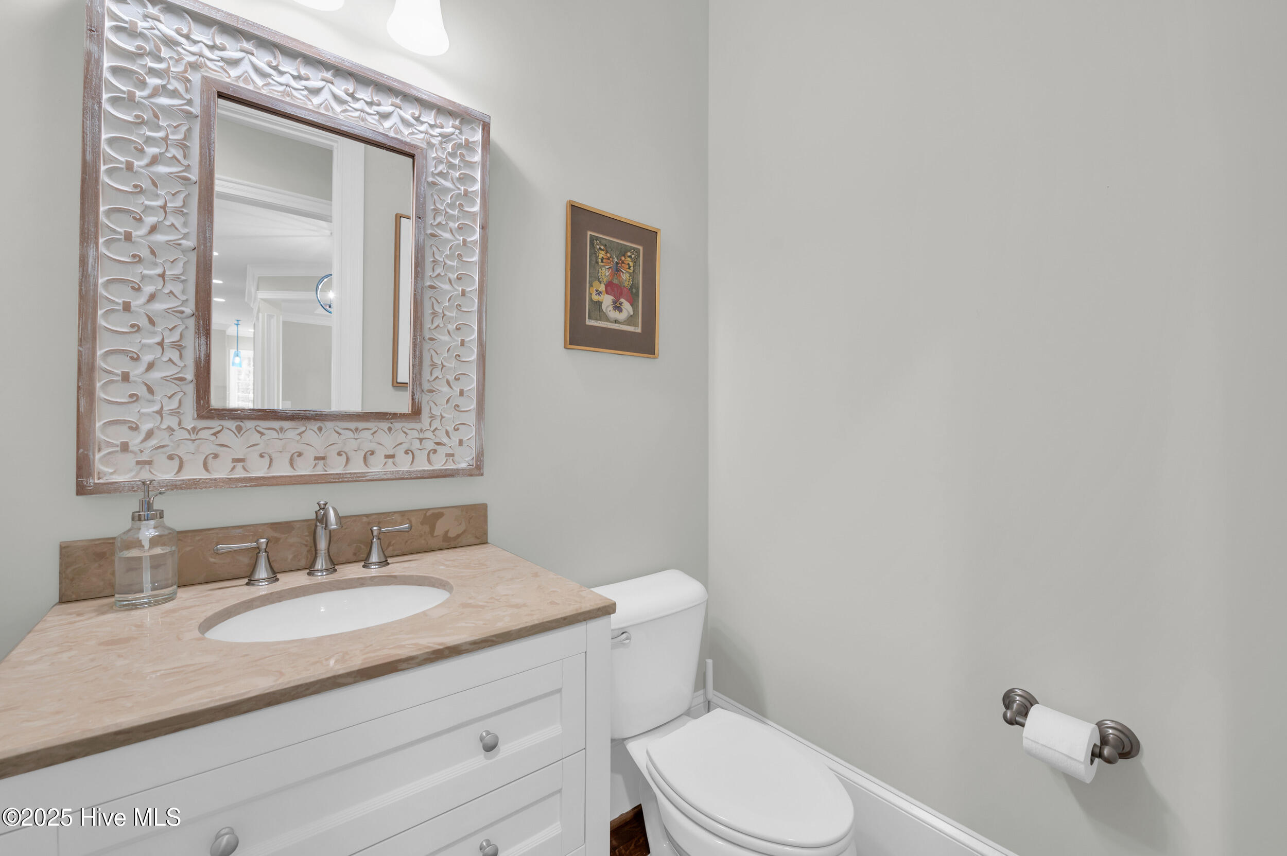 100536582 | Photo 25